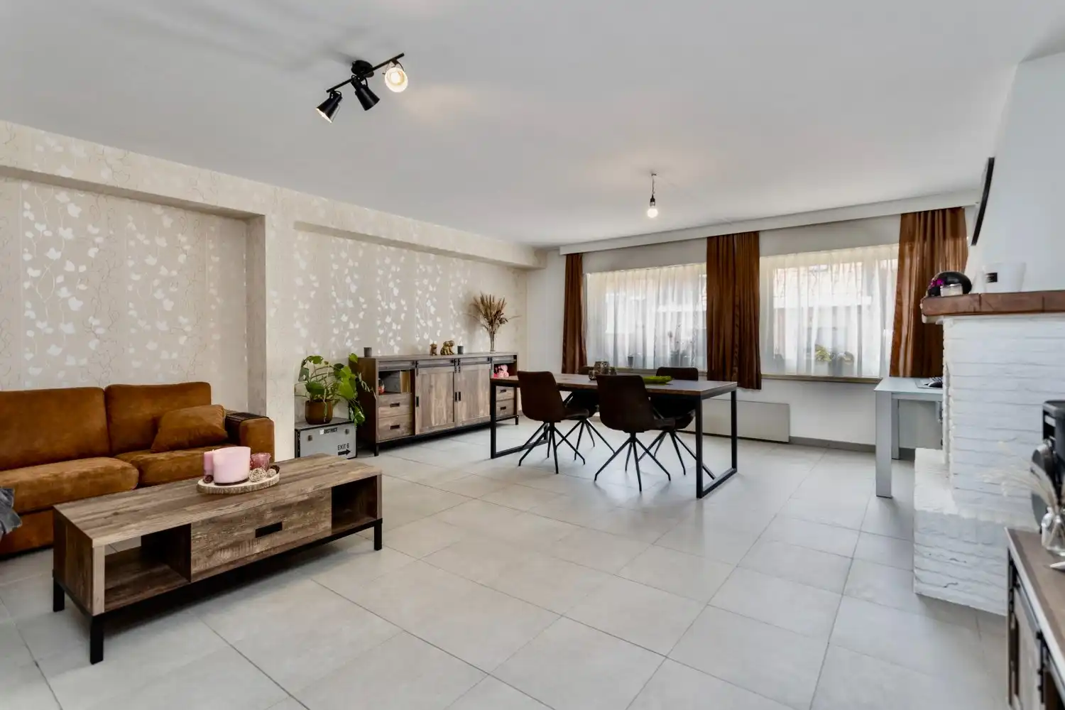 Ruim & lichtrijk 2-slaapkamerappartement te koop in hartje Ruddervoorde foto 4