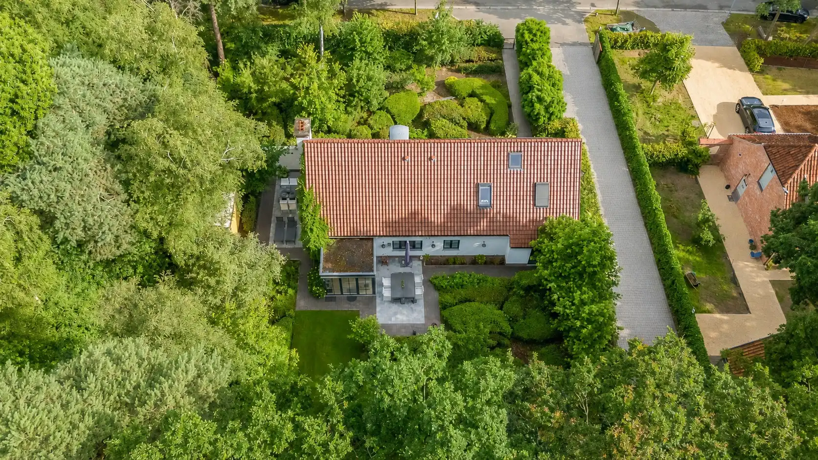 Prachtige villa te Waasmunster, temidden van groen foto {{pictureIndex}}