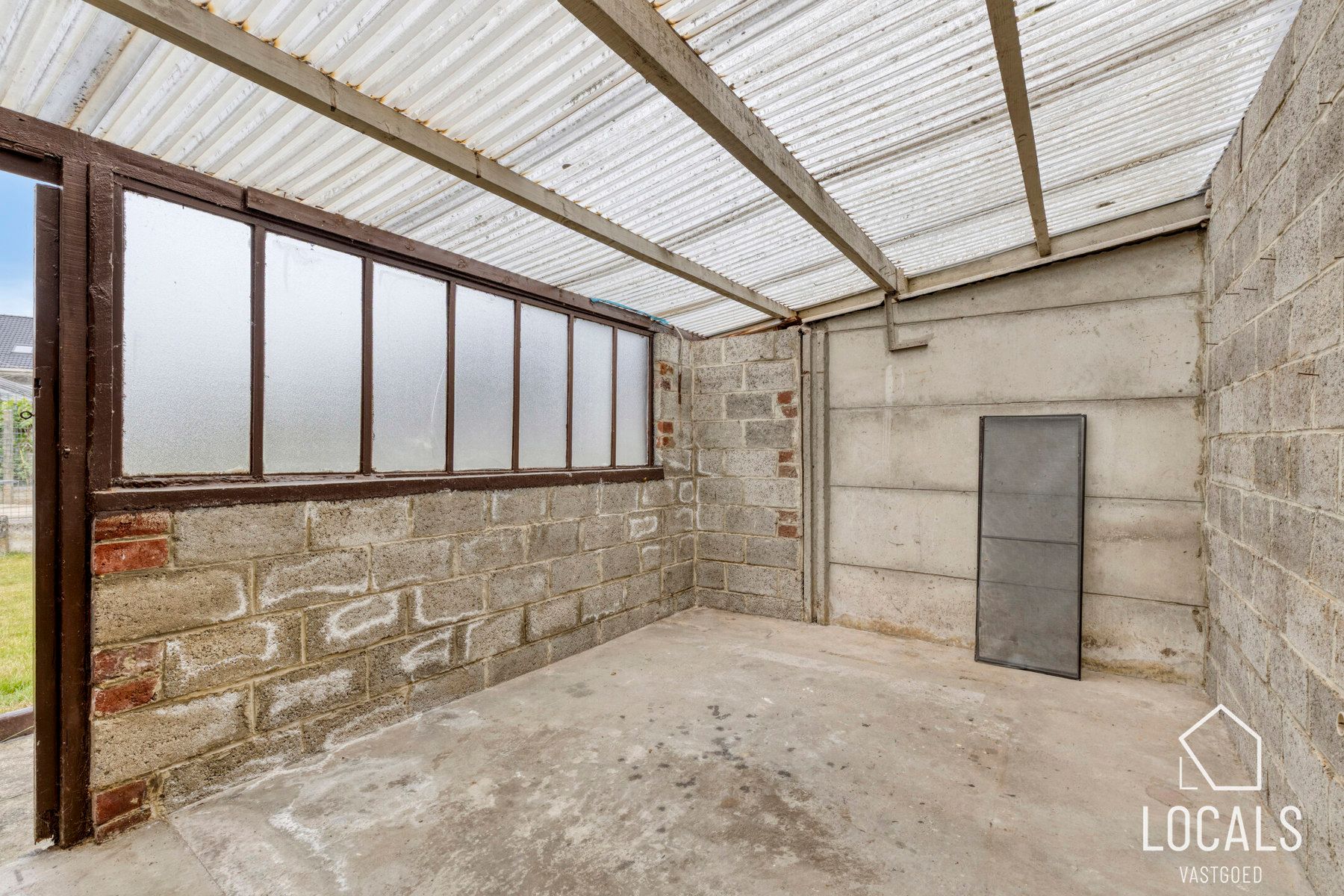 Te renoveren gezinswoning met 3 slaapkamers, tuin en garage  foto 24