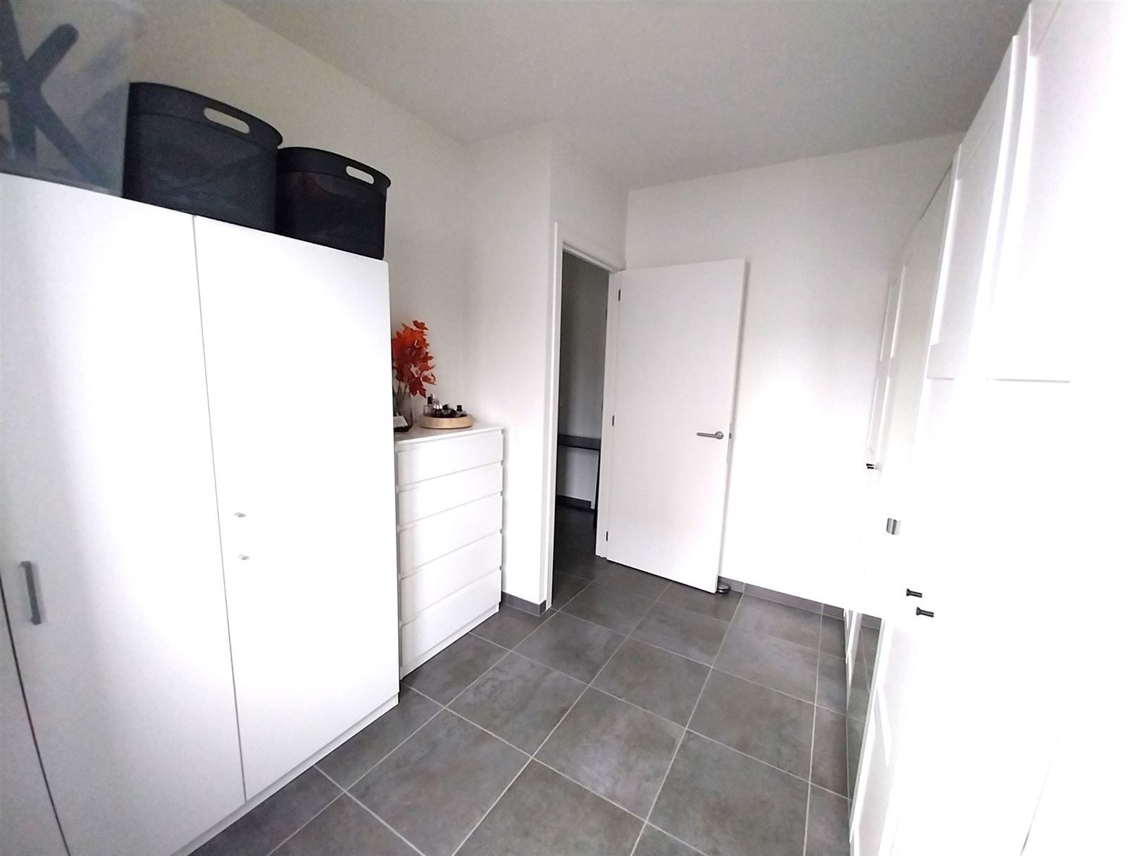 TE HUUR: Appartement met 2 slaapkamers in Heusden! foto 11