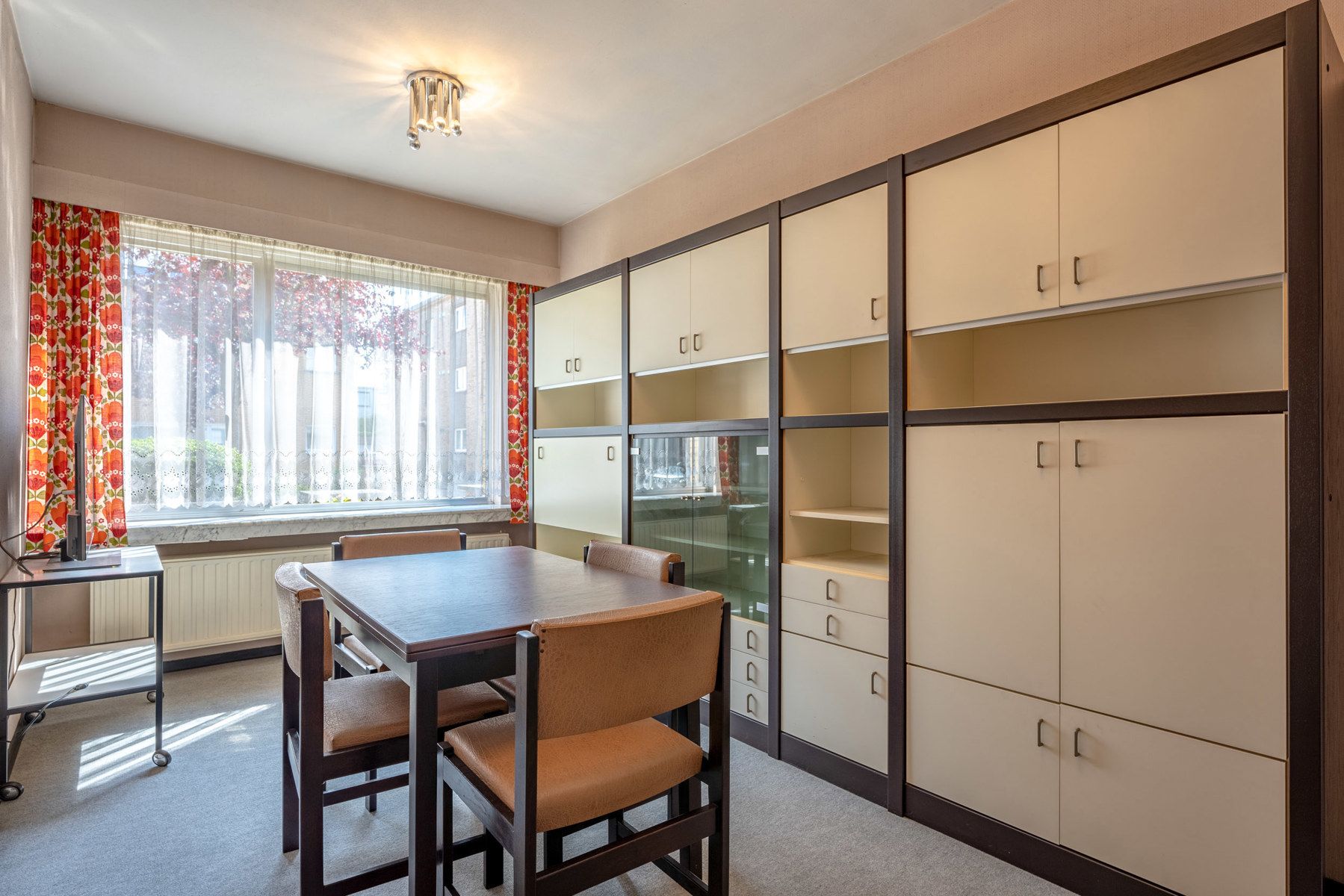 Gelijkvloerse studio met potentieel in rustige woonwijk! foto 5
