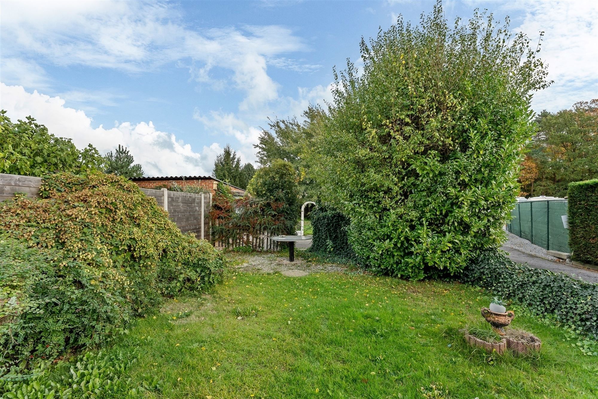 WONING MET GELIJKVLOERSE KAMER OP 950M2 foto 19