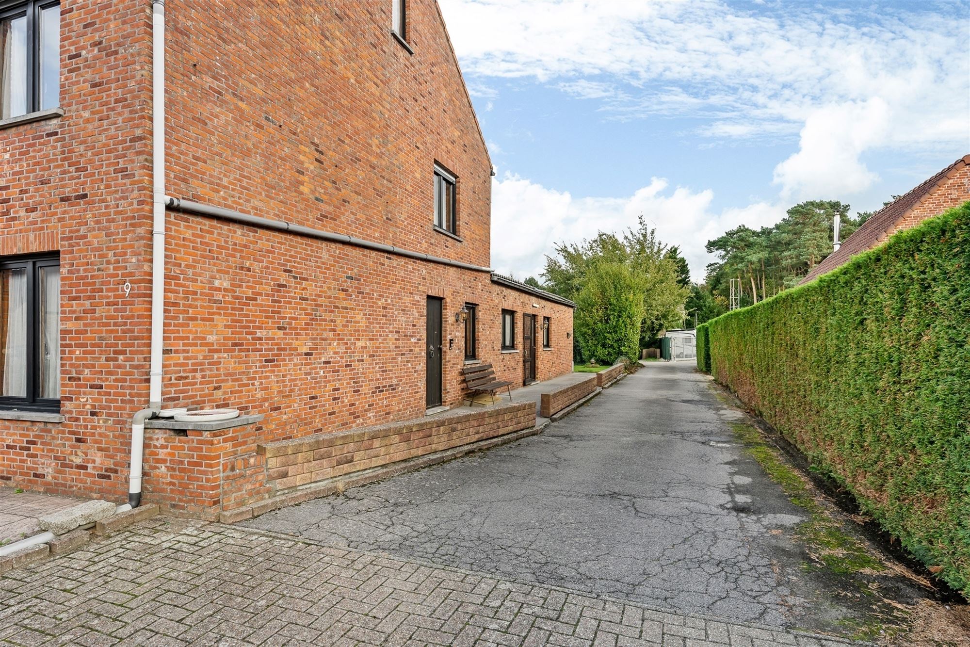 WONING MET GELIJKVLOERSE KAMER OP 950M2 foto 19