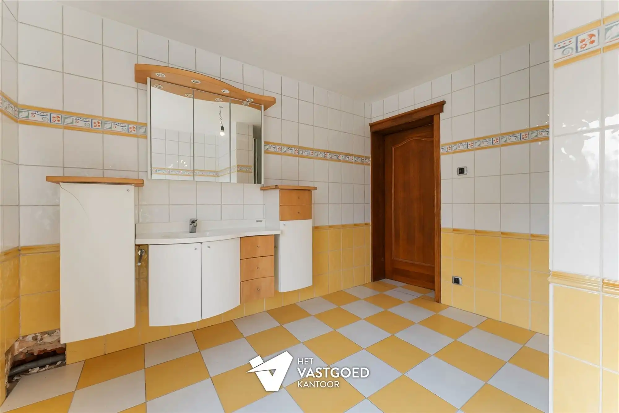 ZEER RUIM PAND (CA 550M2) MET APPARTEMENT 3 SLAAPKAMERS foto 17