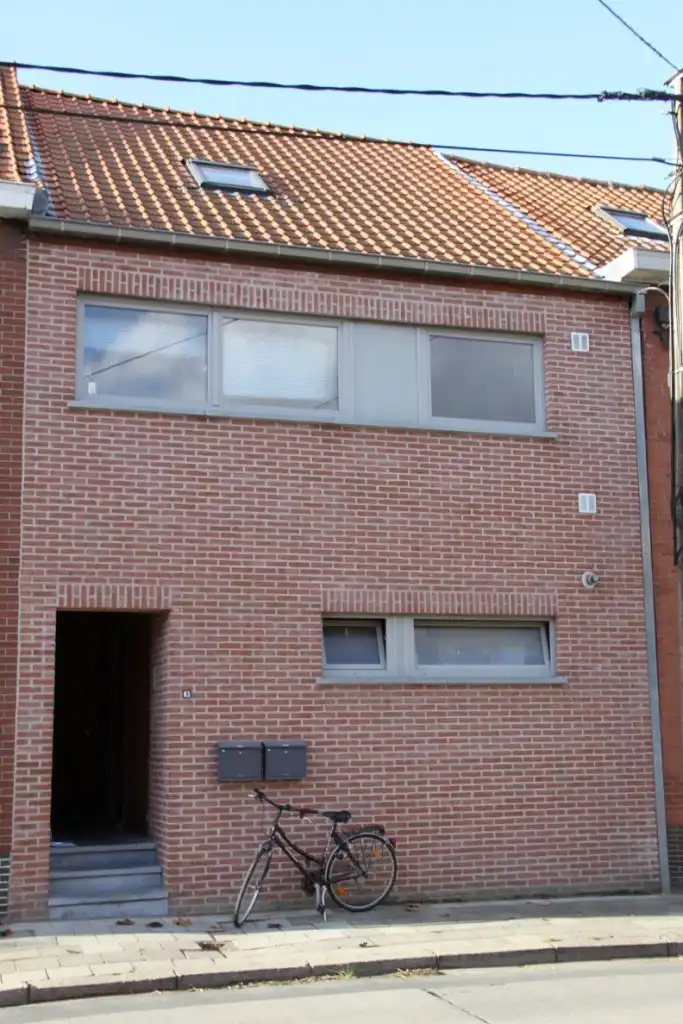 Opbrengsteigendom, bestaande uit 2 appartementen, in het centrum van Staden foto 8