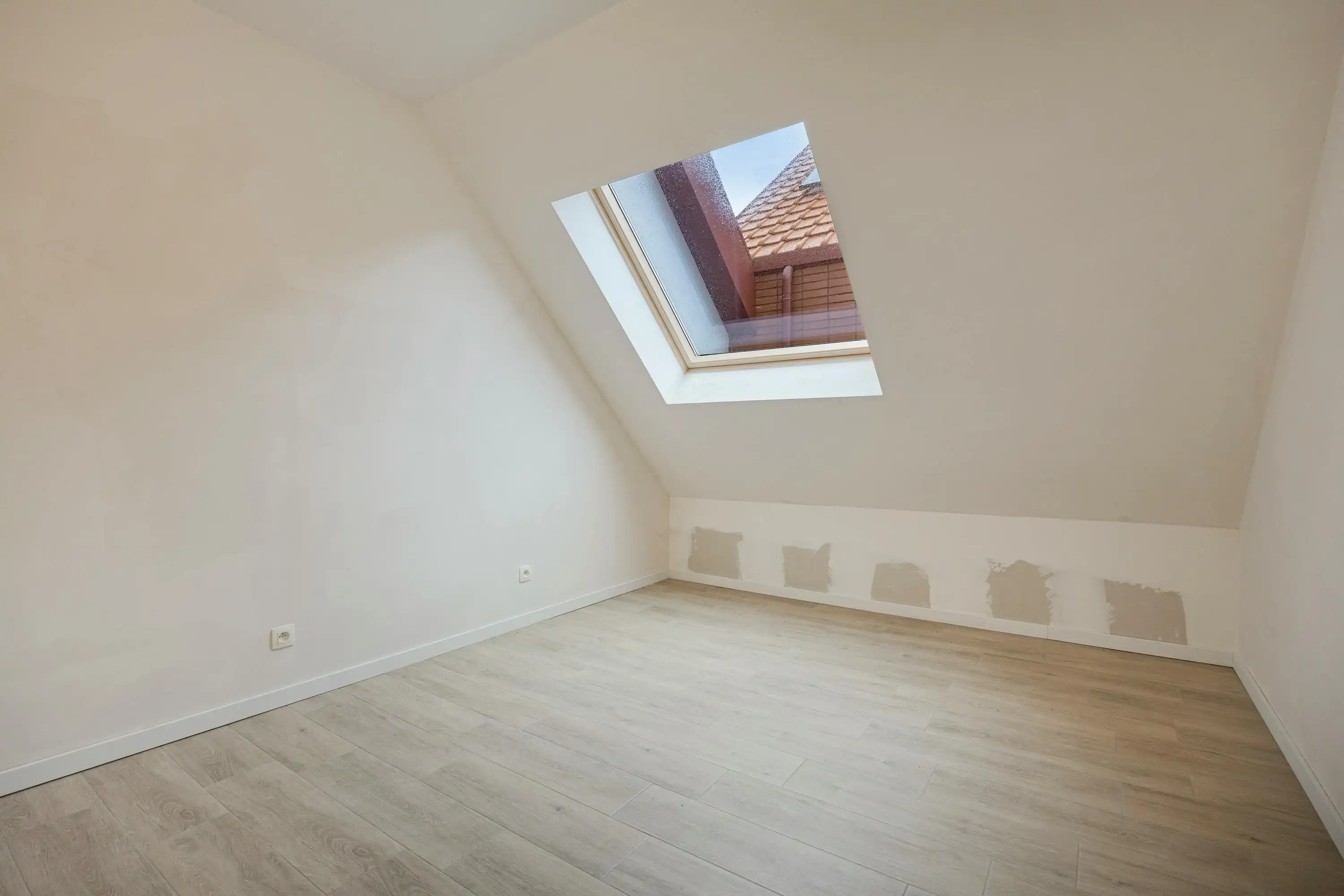 Ruime en lichtrijke triplex met 2 slaapkamers in Hasselt foto 11