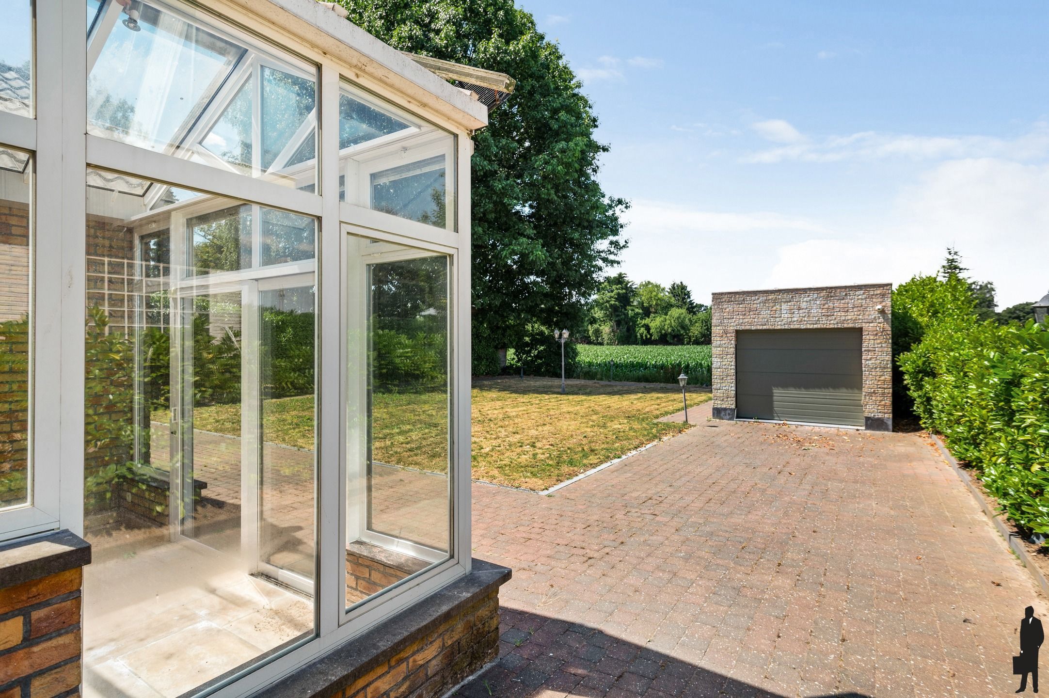 Exclusieve, gerenoveerde villa in rustige buurt foto 22
