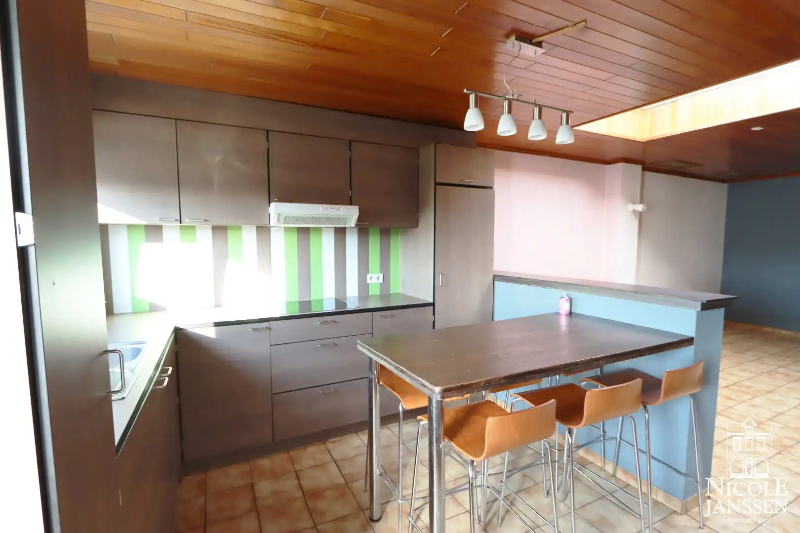 Gerenoveerde stadswoning met 2 slaapkamers en tuin  foto 3