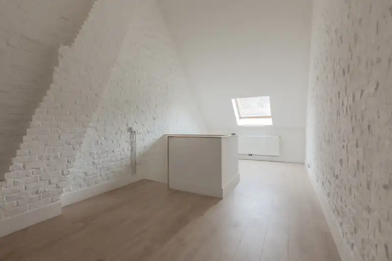 Instapklare, centraal gelegen woning met 3 slaapkamers en gezellig tuinterras (elektriciteit GOEDGEKEURD, EPC- label B, zonneboiler, airco...)... foto 3