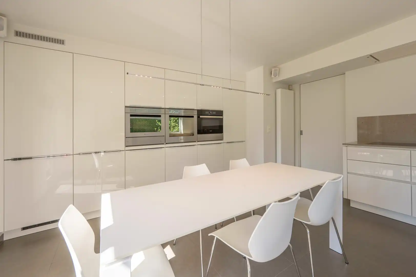 Vrijstaande villa, rustig gelegen in een aangename residentiële omgeving aan de rand van Knokke. foto 17