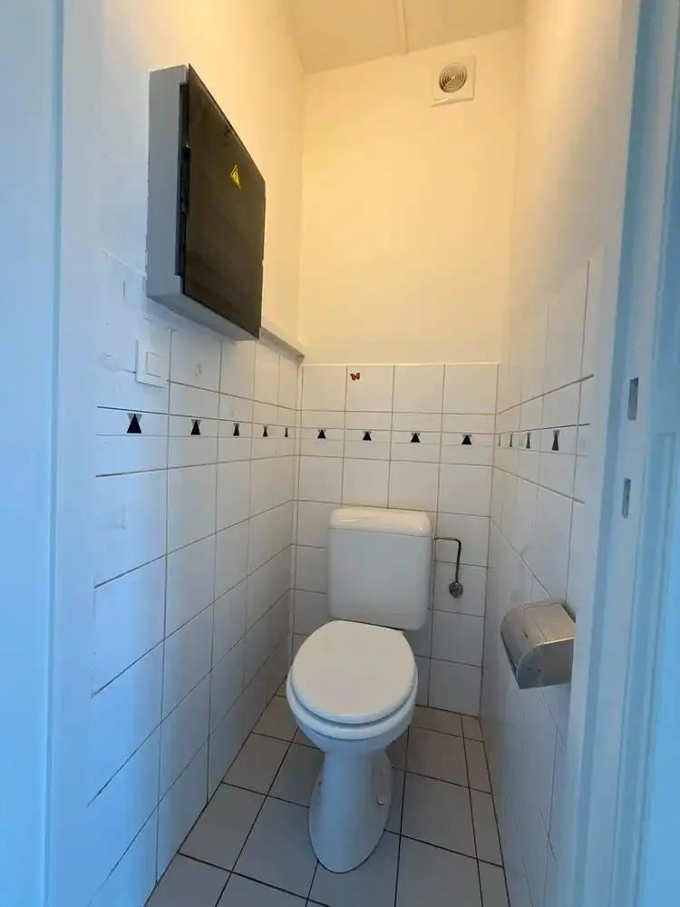Mooi, gerenoveerd twee-slaapkamerappartement op het tweede verdiep foto 5