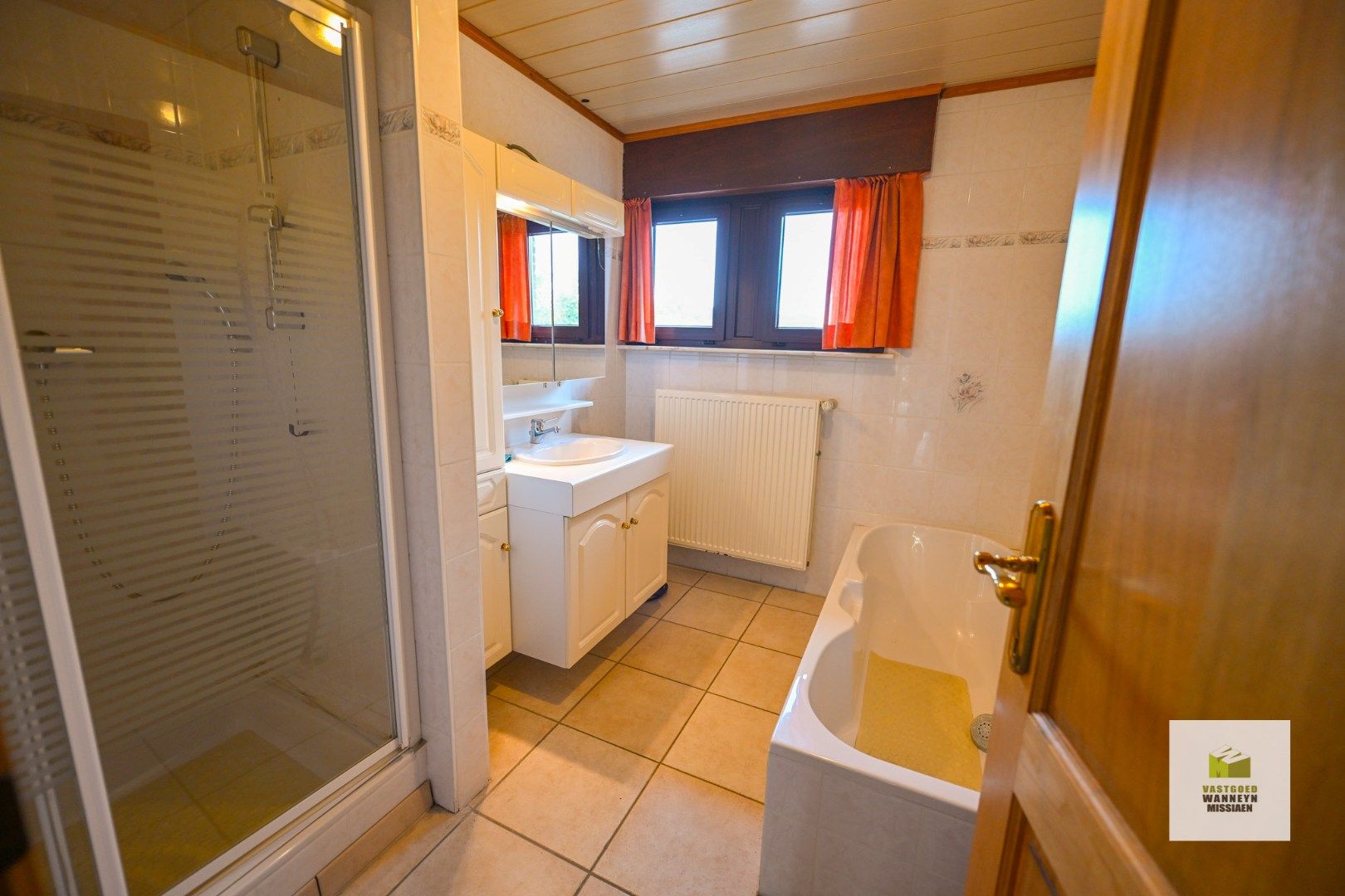 Zeer centraal en rustig gelegen ruime woning met 5 slaapkamers foto 14
