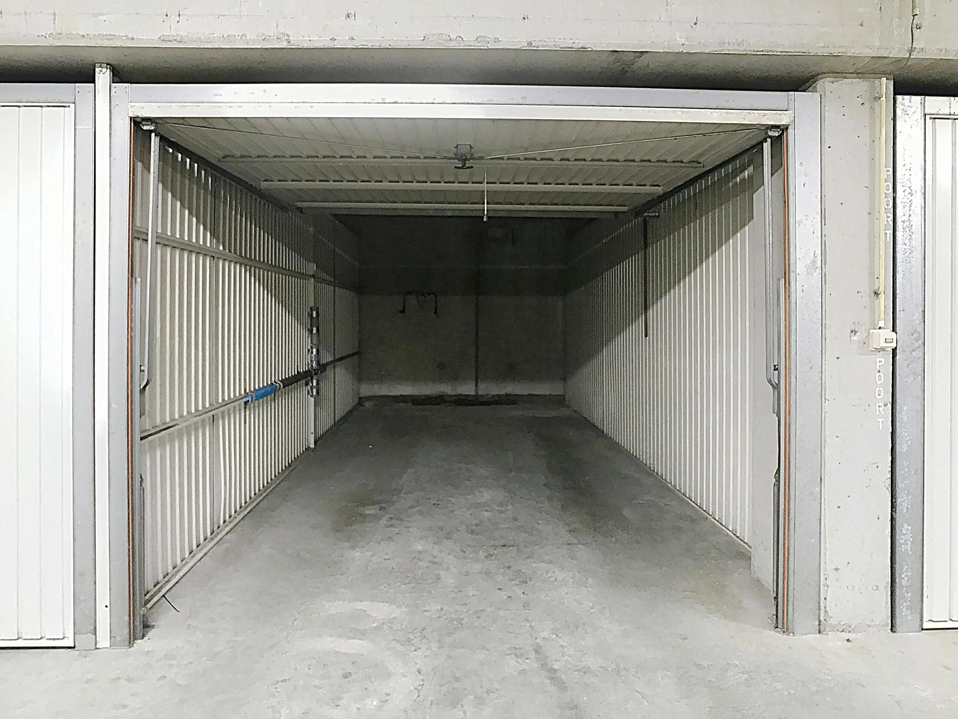 Ruime garagebox op topligging te Duinenweg! foto 8