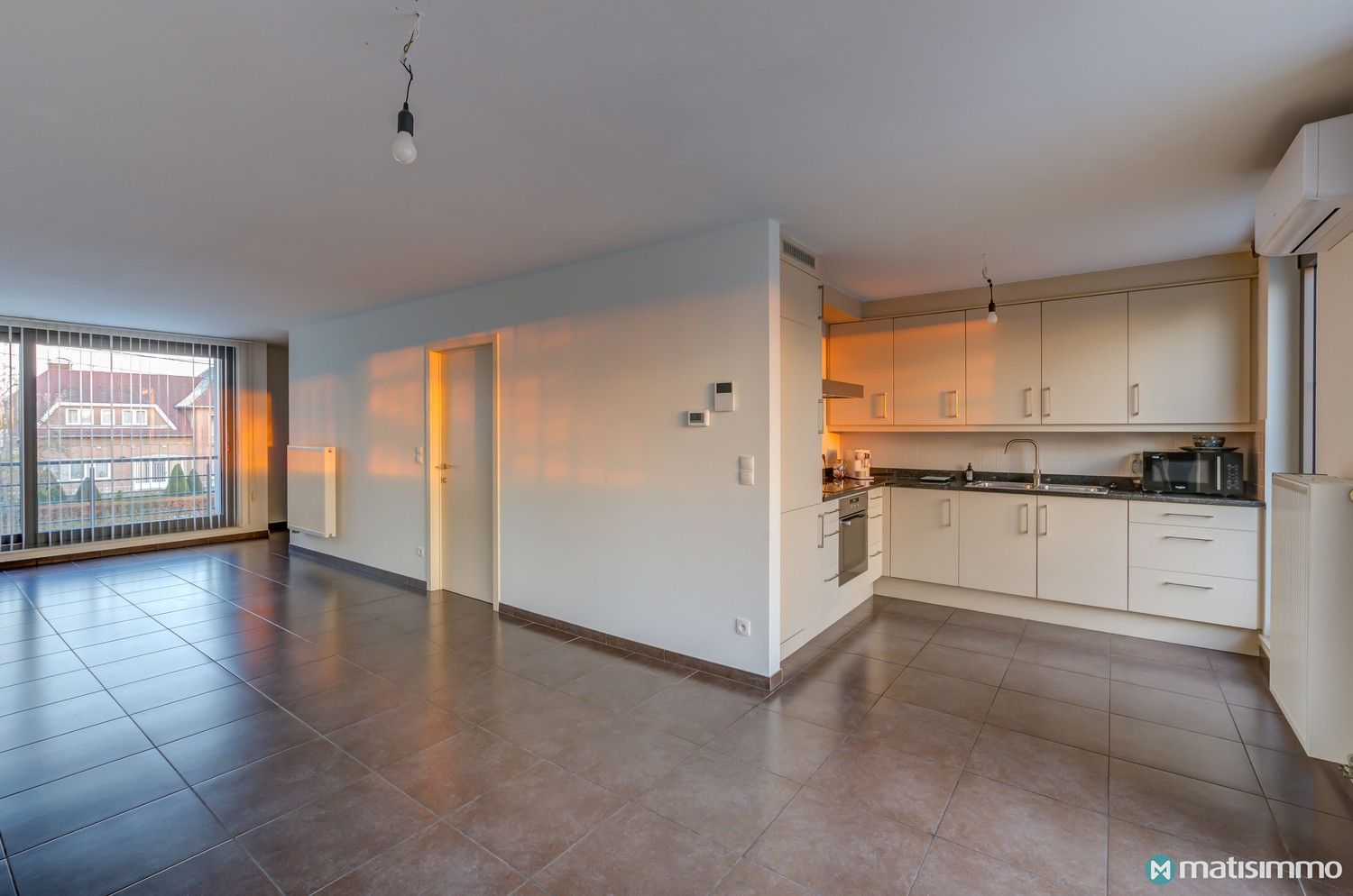 DUPLEXAPPARTEMENT MET 2 SLAAPKAMERS, 2 PARKEERPLAATSEN EN ZONNEPANELEN TE GROTE-SPOUWEN foto 5