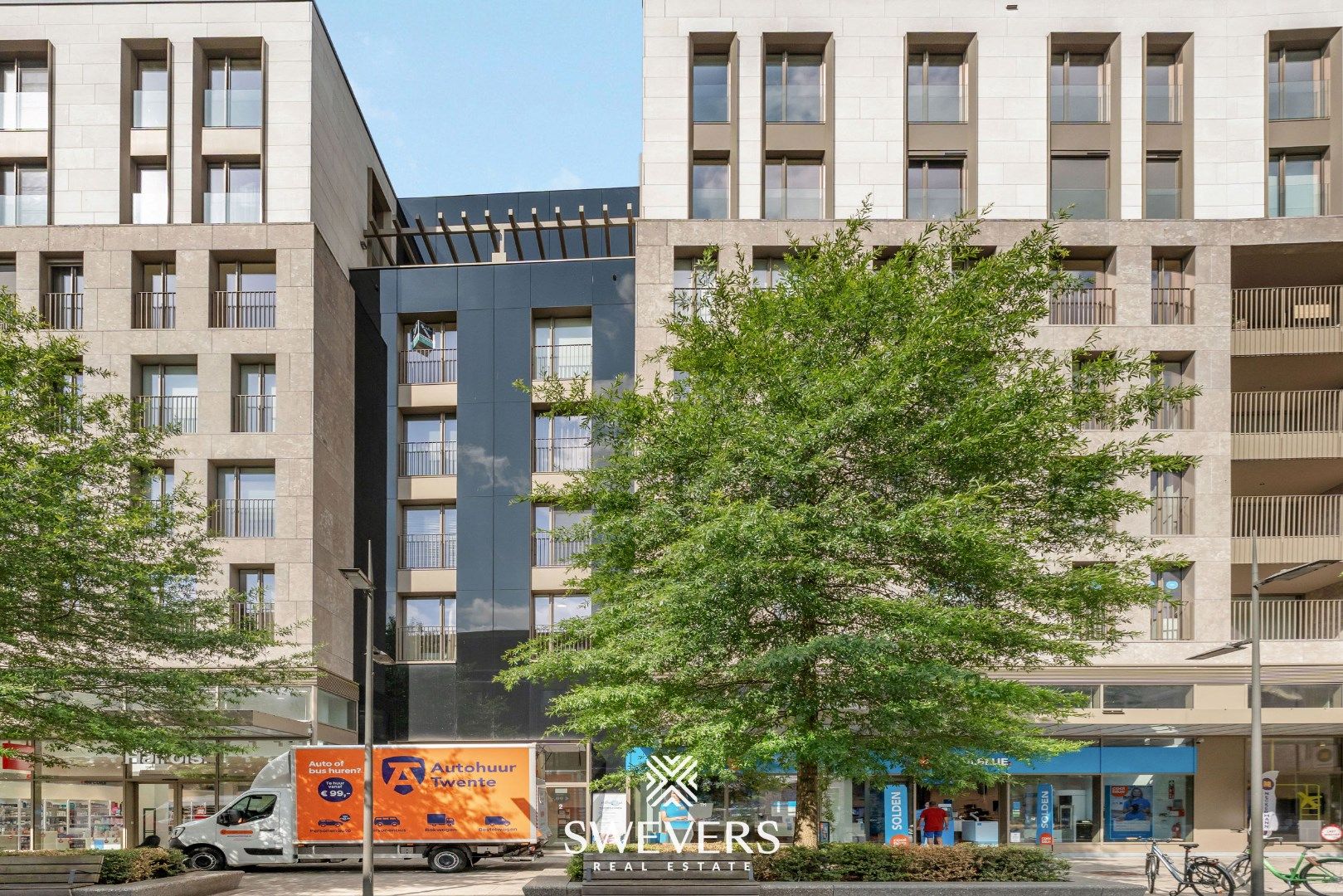 Stijlvol, instapklaar 2 slpk-appartement met zonrijk terras op TOPlocatie te Quartier Bleu foto 32