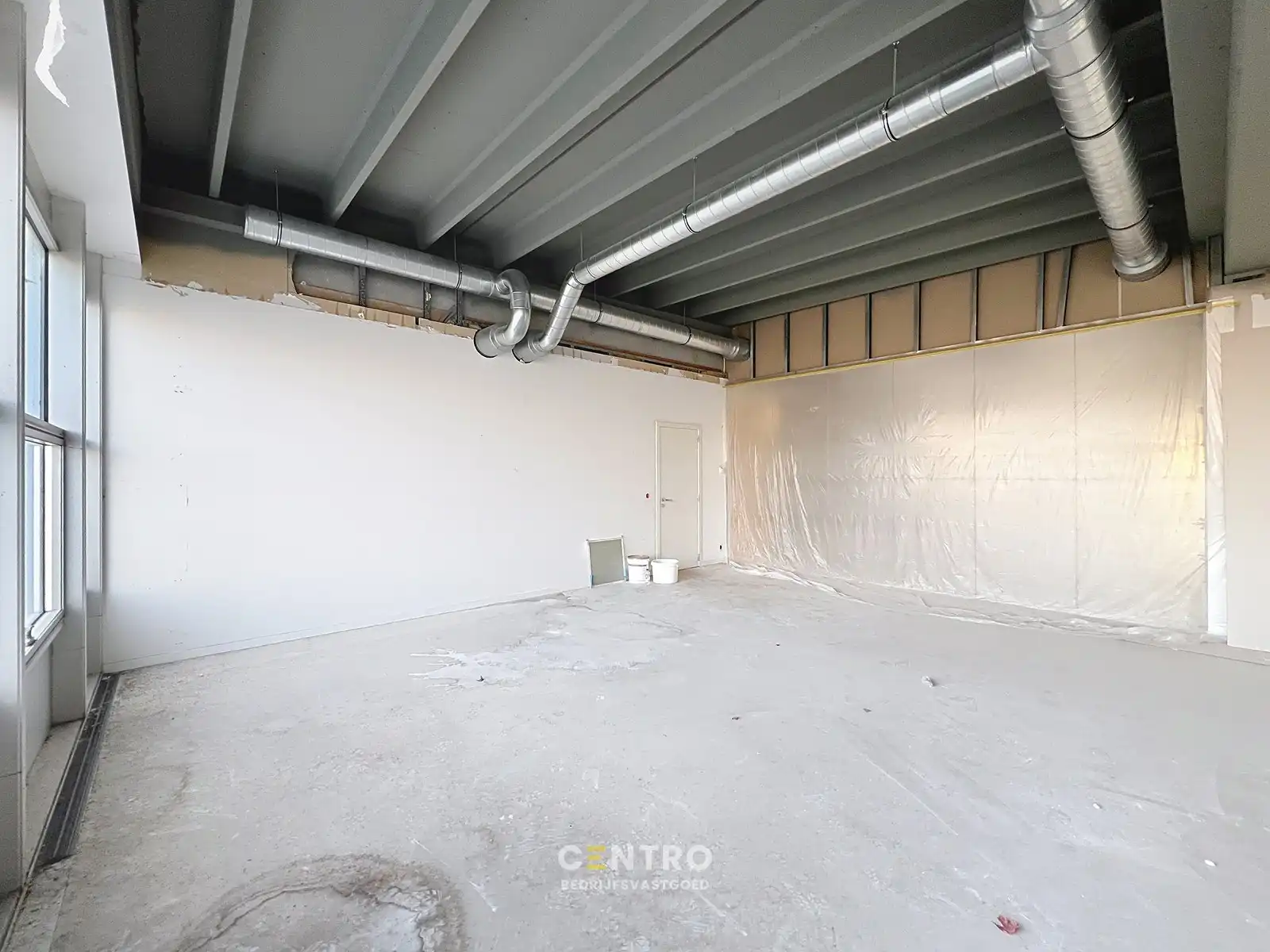 Energiezuinige, vernieuwde SERVICED kantoorruimte op Ieper Business Park! foto 7