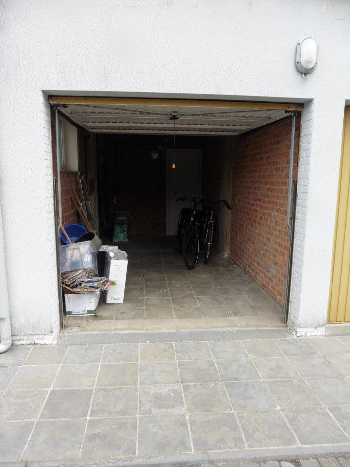 Appartement met kleine garageruimte/berging en 2 open staanplaatsen foto 9