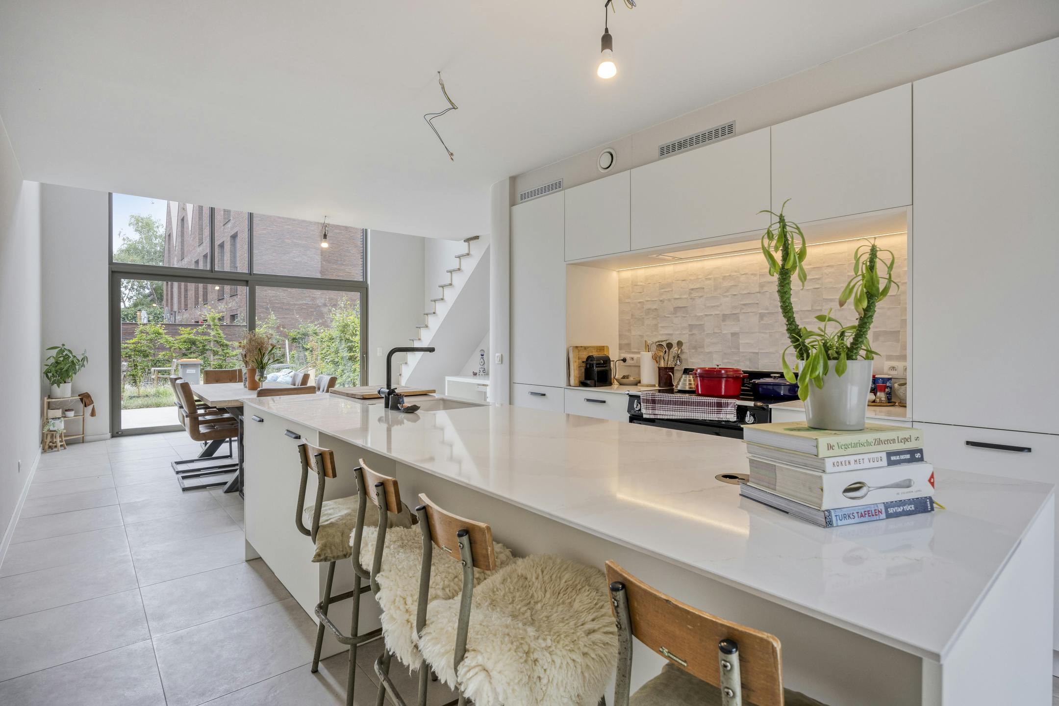 Moderne en energiezuinige woning te koop in Oud-Rekem foto {{pictureIndex}}