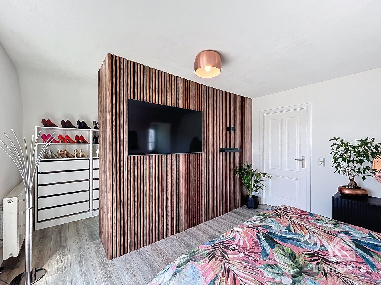 Instapklare gezinswoning met 3 slaapkamers, 2 badkamers, vrijstaande garage en prachtige tuinkamer foto 44