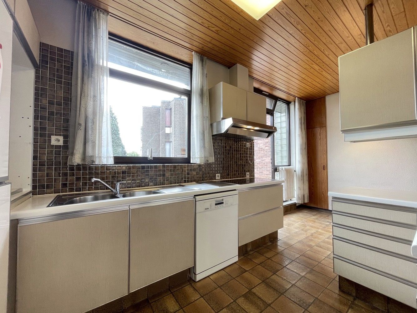 Verrassend ruime bel-étage woning vlakbij de kleine ring rond Hasselt foto 9