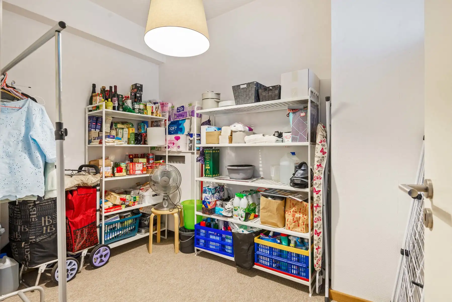 Een gerenoveerd appartement met uitzicht! foto 13