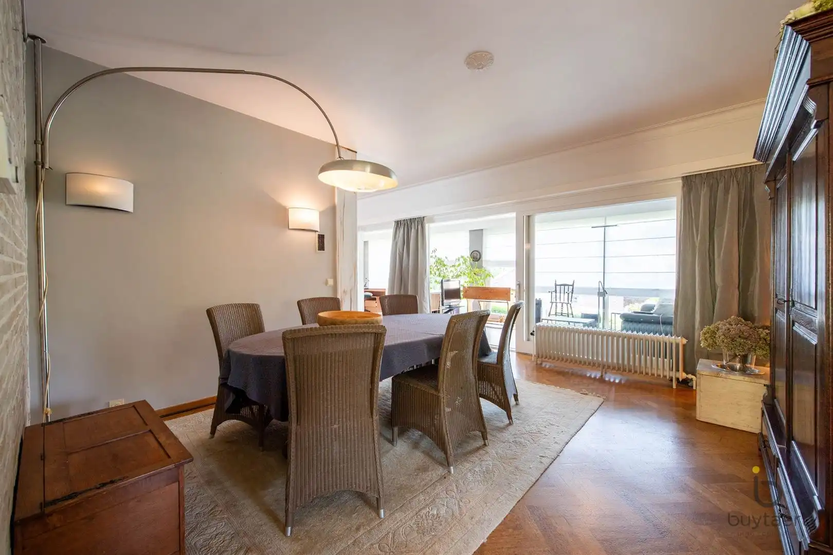 LICHTRIJK WONEN OP DE GRENS VAN SCHILDE EN ZOERSEL: OP TE FRISSEN SPLIT-LEVEL WONING MET TUIN EN ZWEMBAD. foto 8