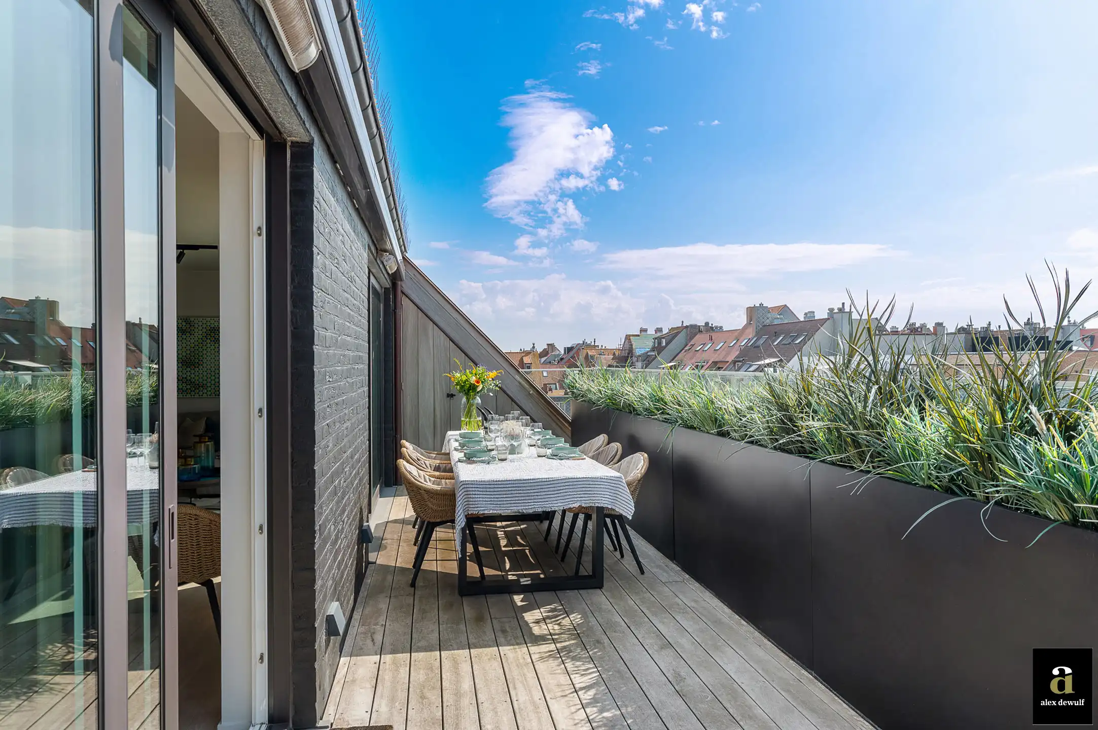 Licht en modern duplexappartement, gelegen vlakbij Zeedijk en Rubensplein. foto 30