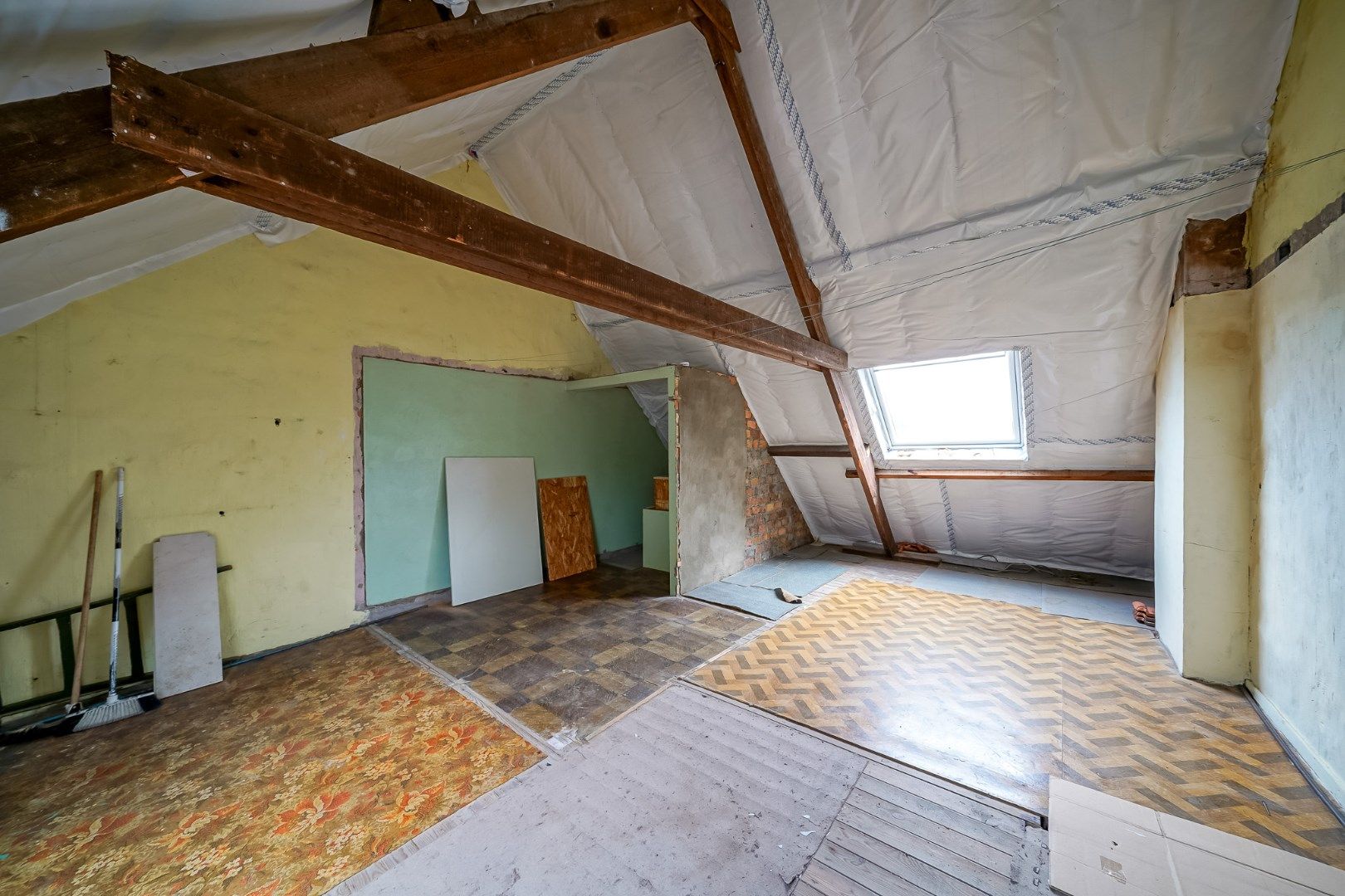 Rijwoning met 3 slaapkamers en tuin nabij de Spuikom foto 16