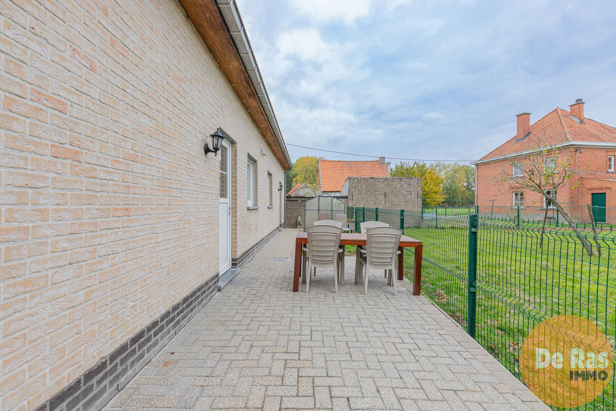 WICHELEN - Goed onderhouden woning op goede locatie met tuin foto 18