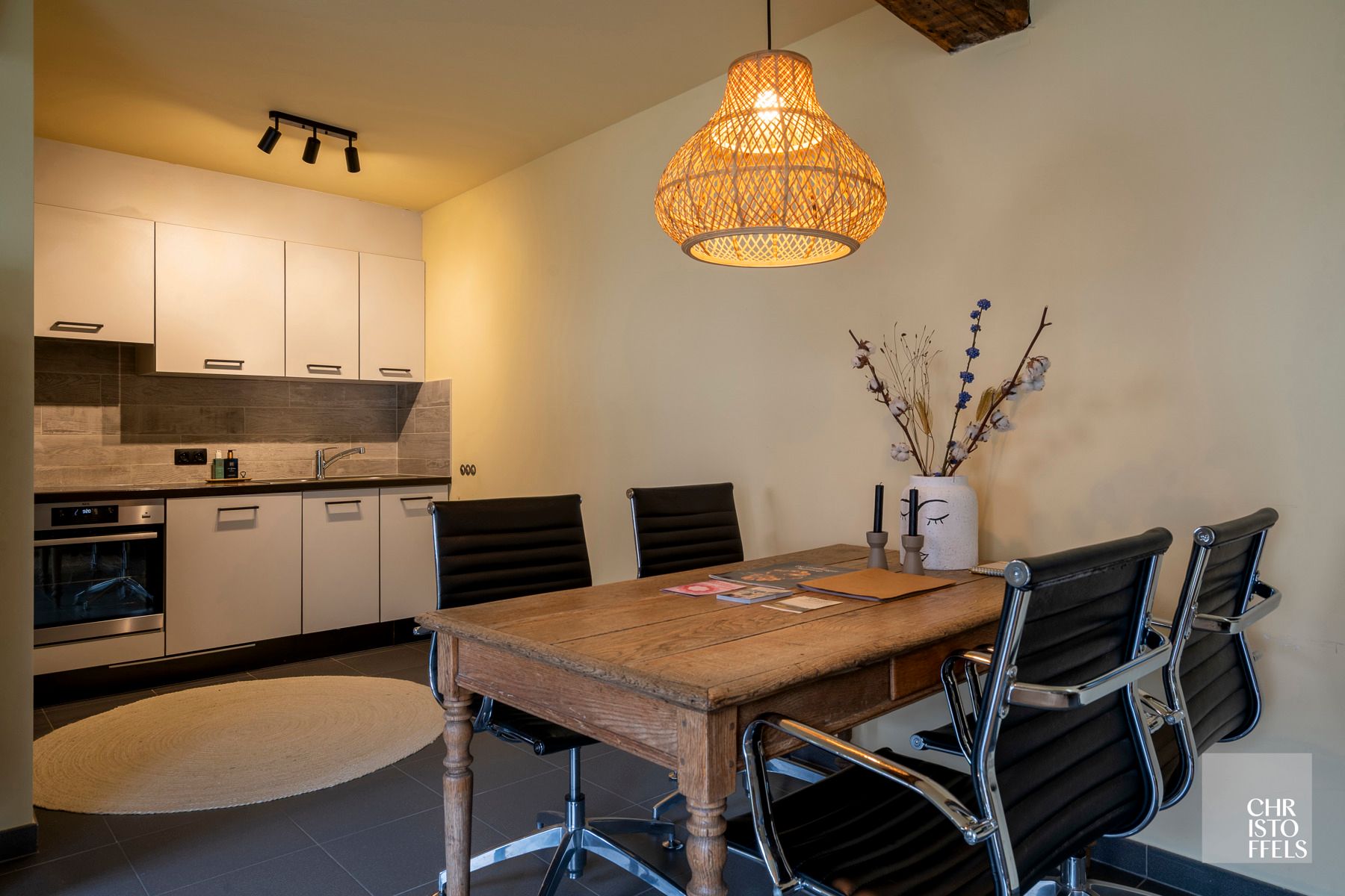Appartement (90m²) in historische vierkantshoeve te Bilzen! foto 6