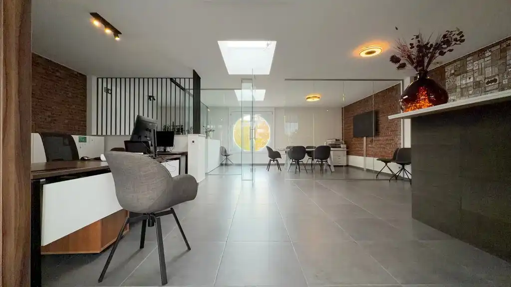 Mooi ingerichte kantoorruimte te huur in Wilrijk foto 8