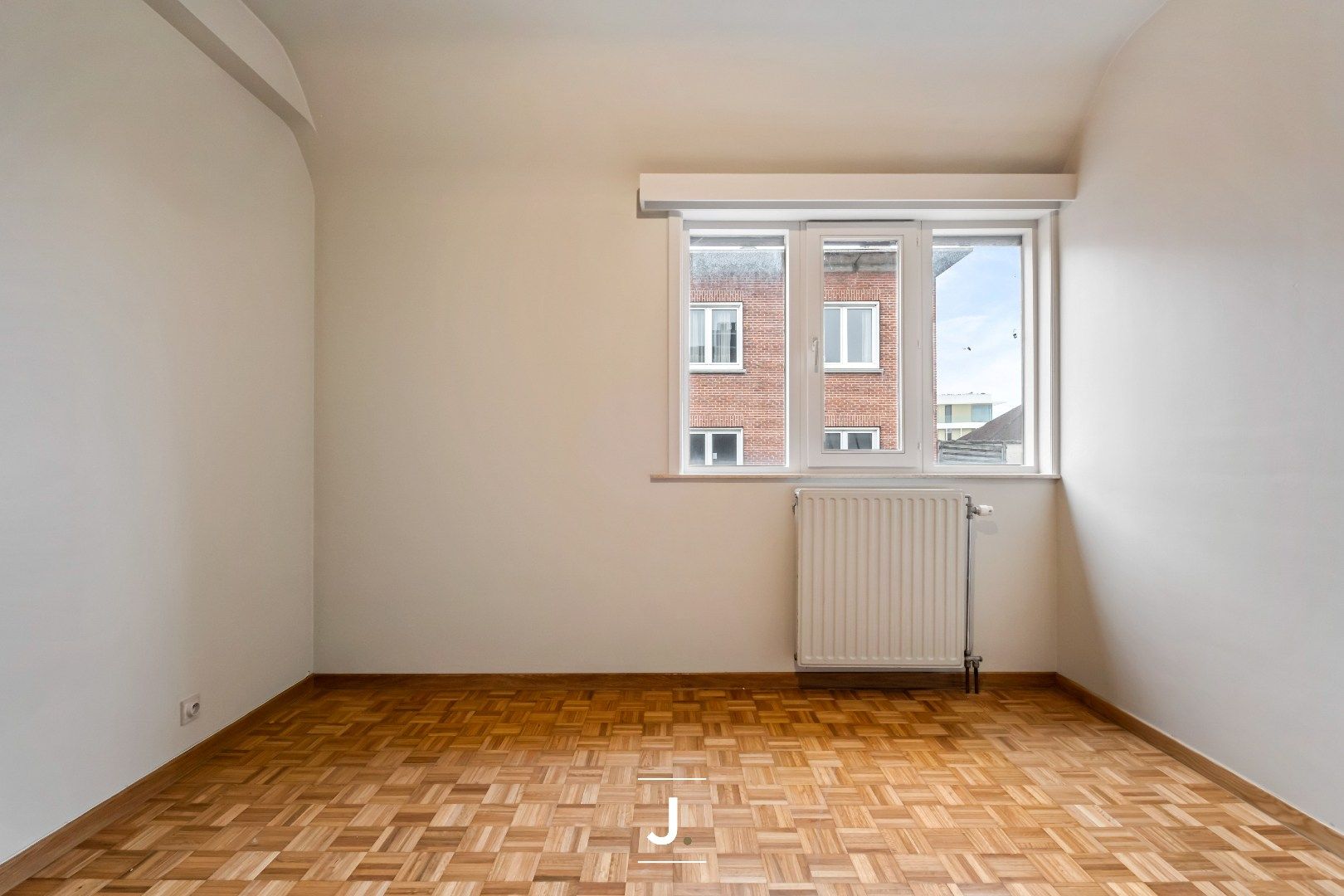 Gezellig en lichtrijk appartement te huur in hartje Kortrijk! foto 10