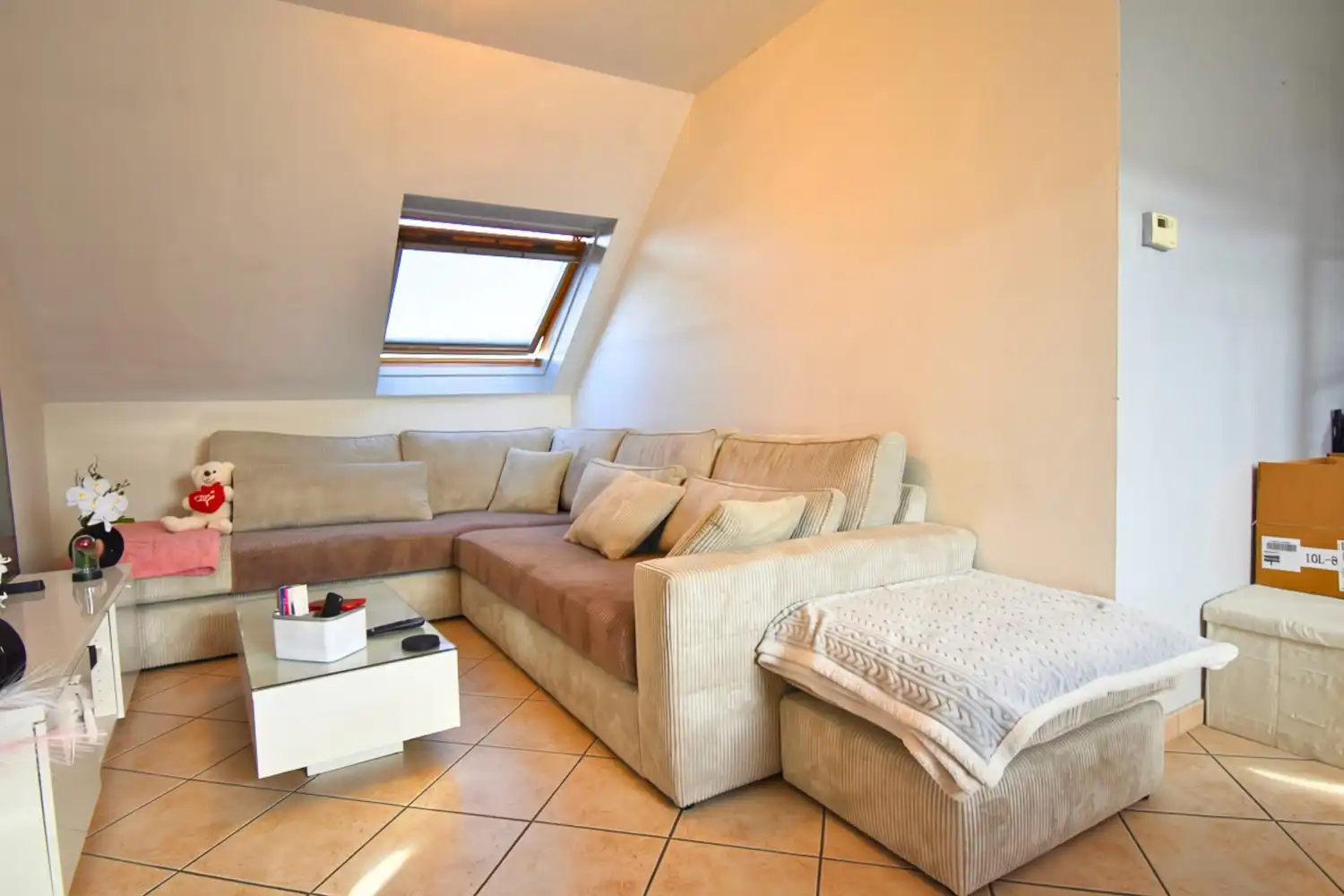 Lichtrijk éénslaapkamer appartement te huur foto 2
