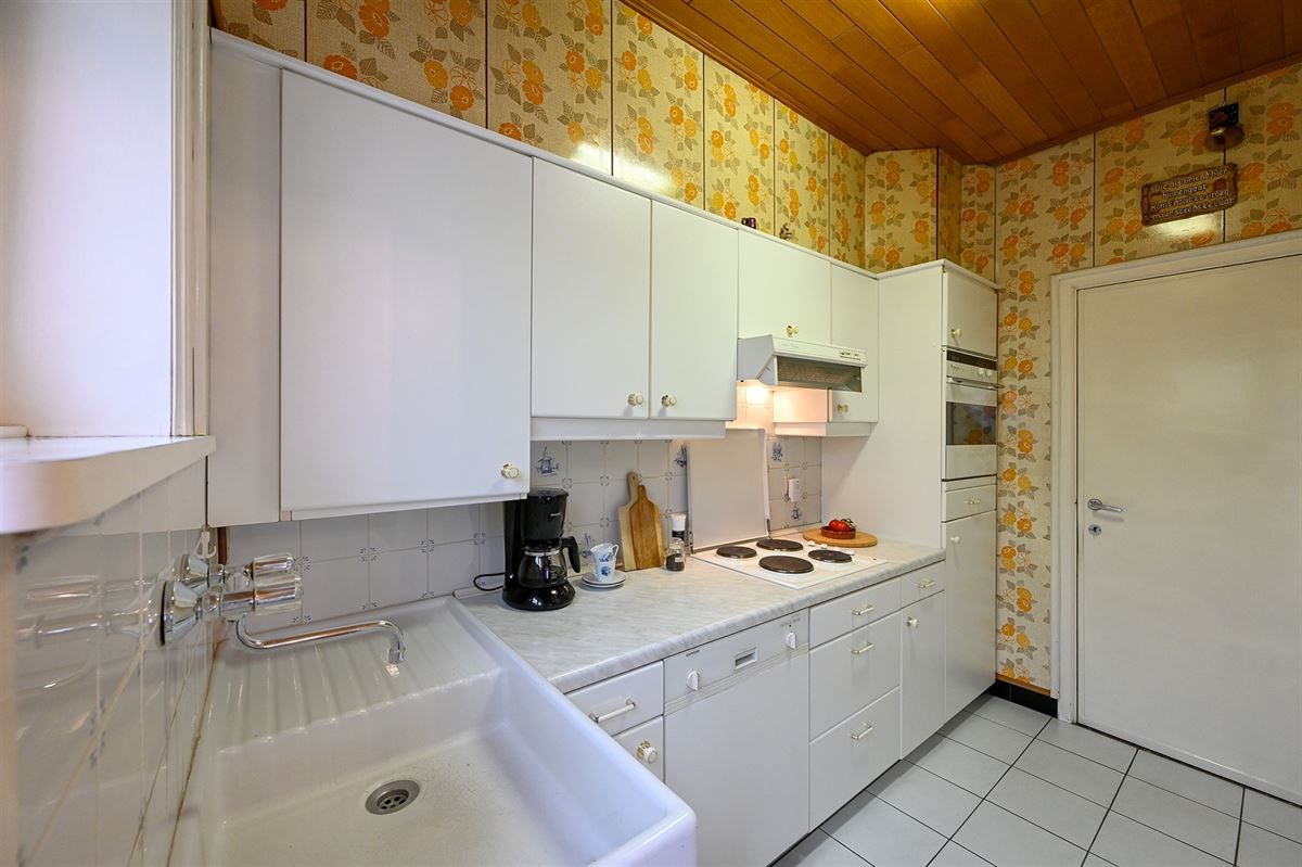 Te renoveren halfopen woning met potentieel foto 14