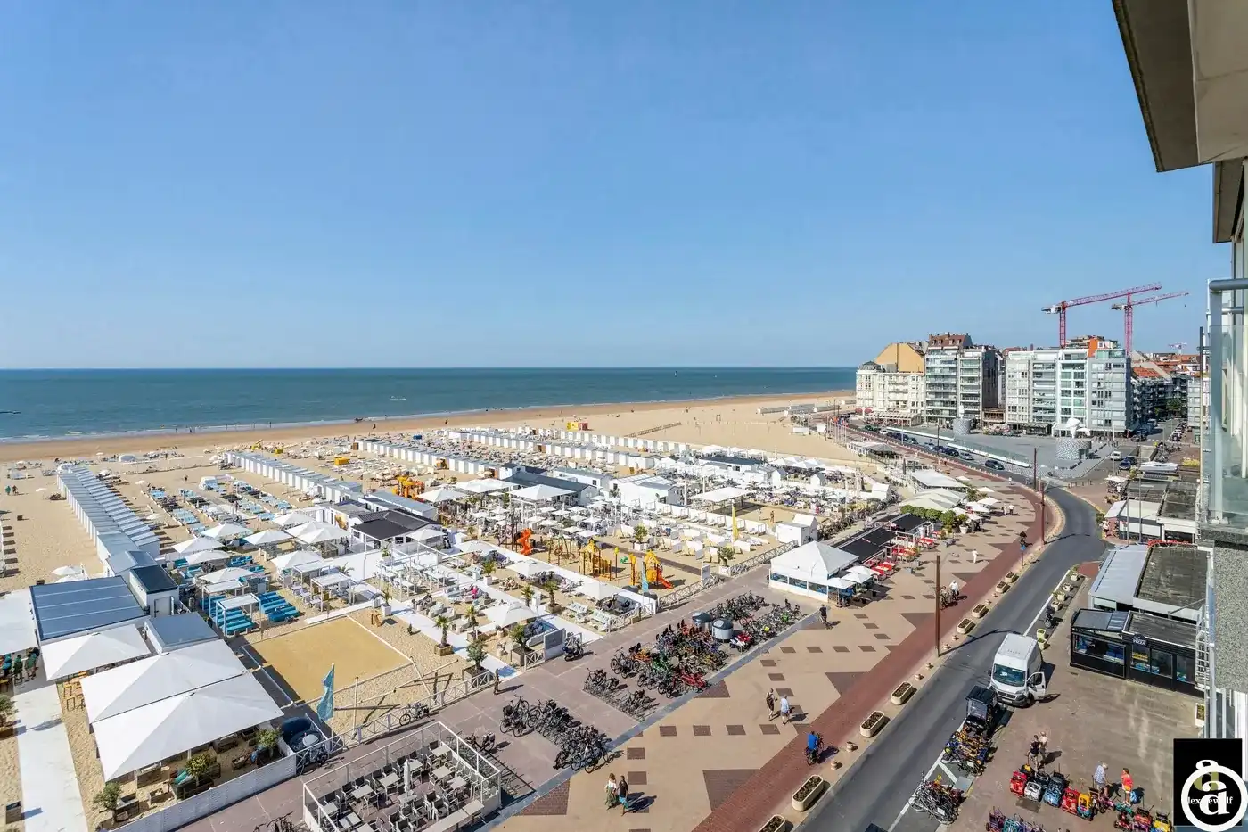 Mooi vakantie-appartement op de Zeedijk nabij het Rubensplein foto 2
