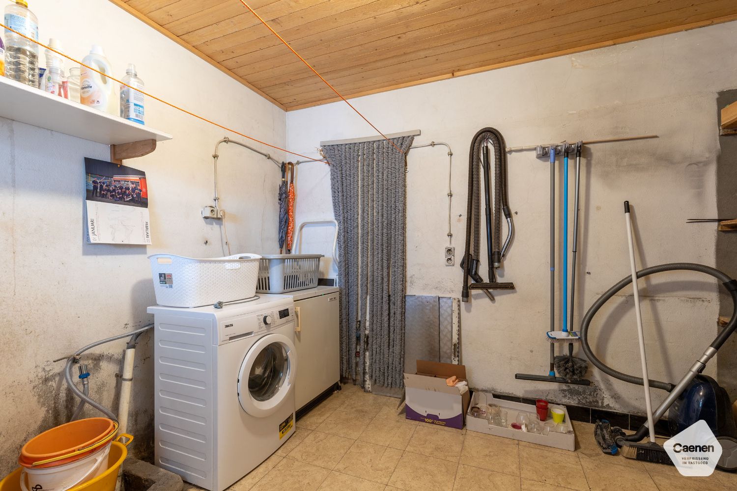 TE RENOVEREN HALF-OPEN WONING MET GARAGE EN 3 SLAAPKAMERS foto 10