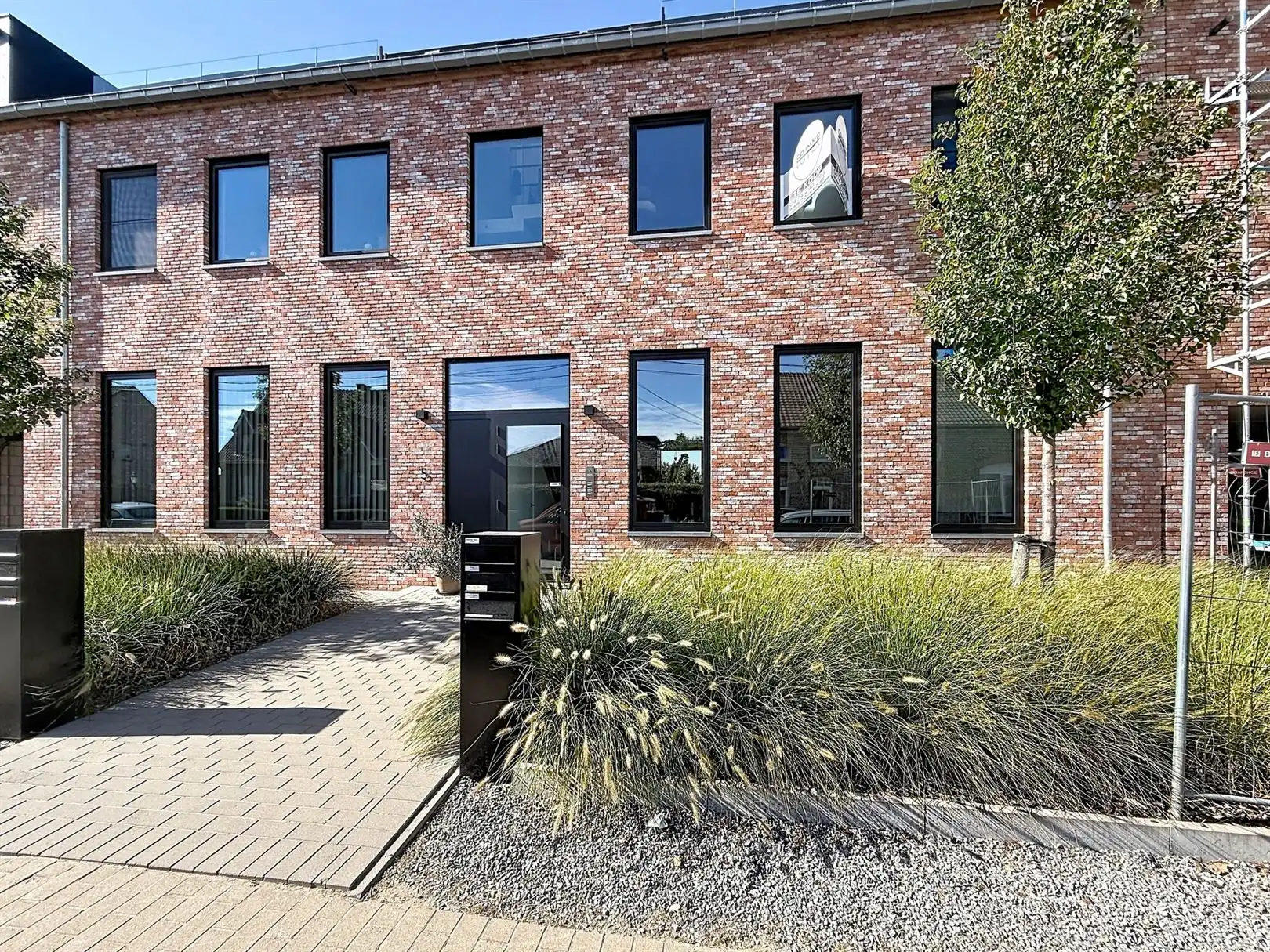Appartement met 2 slpks, terras, autostaanplaats foto {{pictureIndex}}