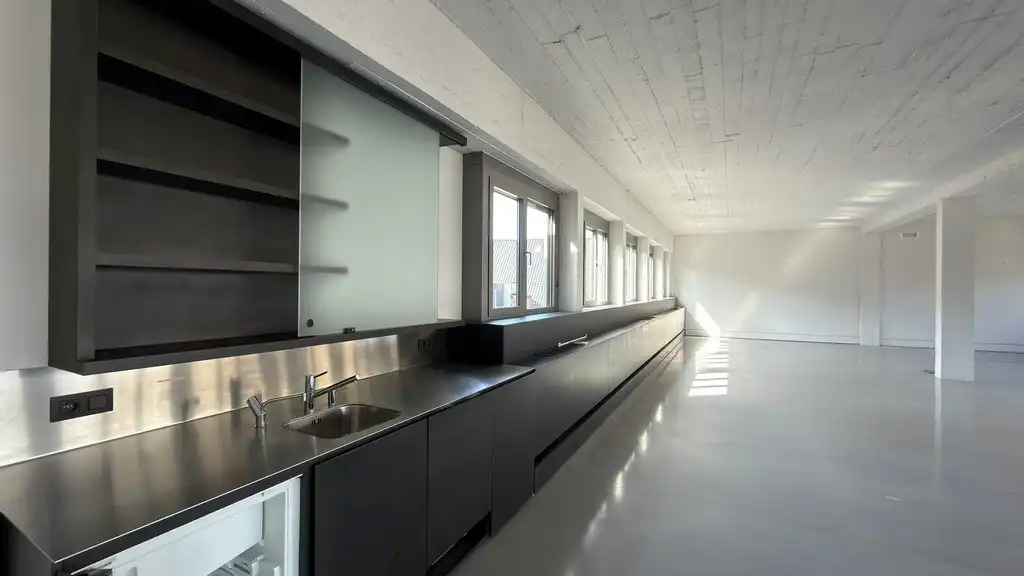 Instapklare kantoorruimte te huur in hartje Antwerpen foto 5