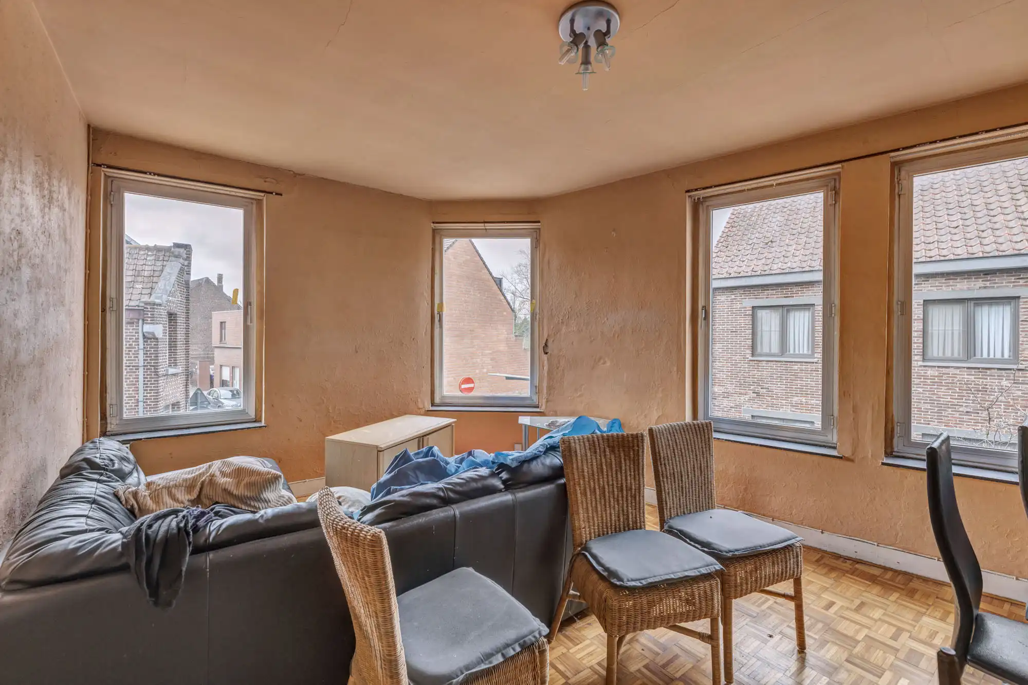 Te renoveren café/woning nabij station Denderleeuw foto 24