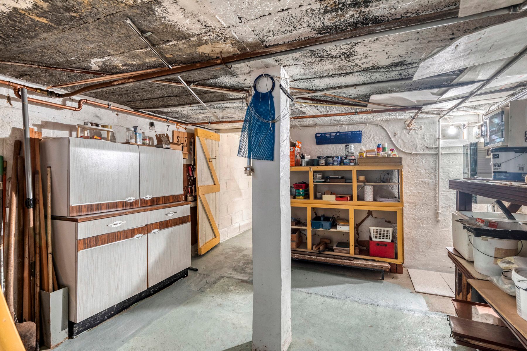 Te renoveren rustig gelegen woning met 4 slaapkamers foto 23