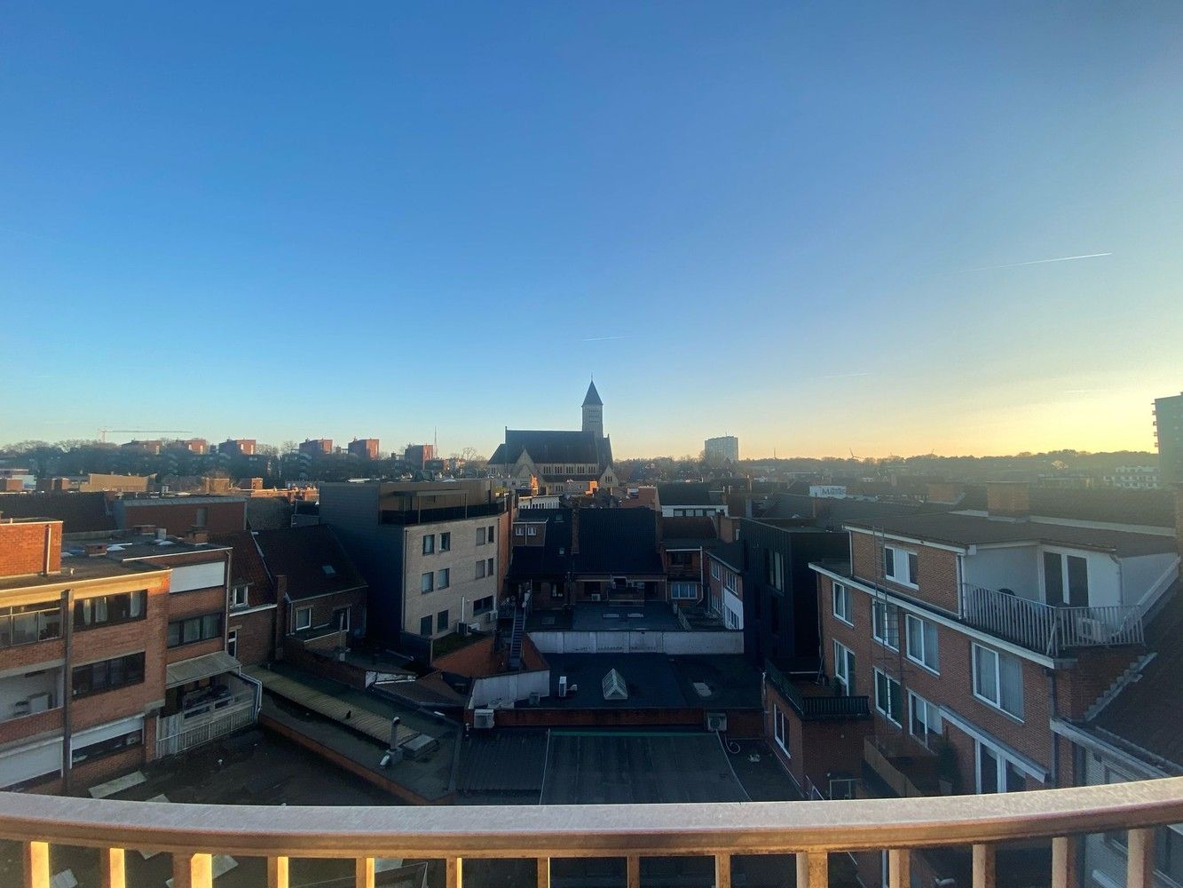 INTREKKLAAR APPARTEMENT PAL IN GENK-CENTUM foto 8