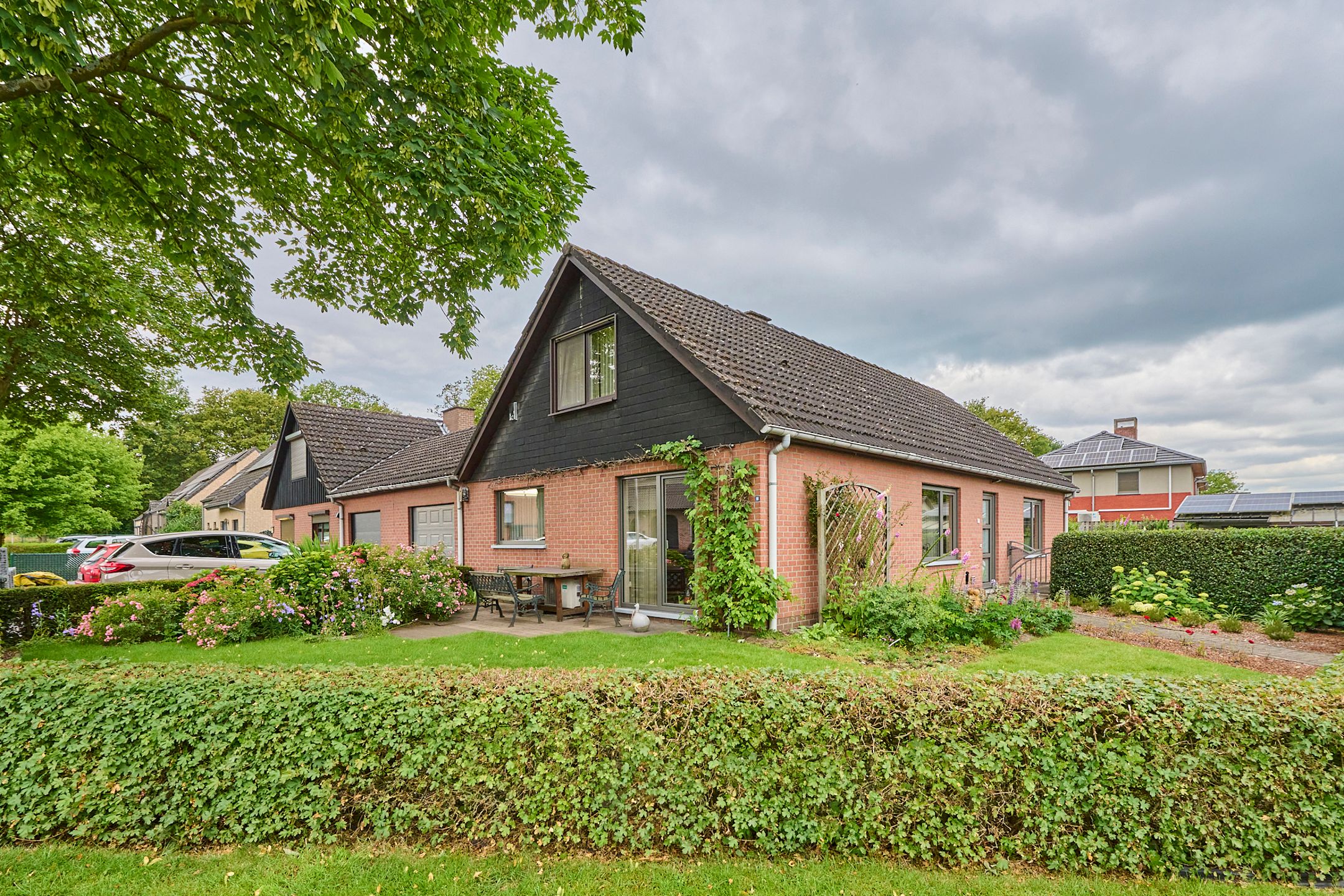 RUIME INSTAPKLARE WONING IN EEN RUSTIGE STRAAT OP 6A38CA. foto 1