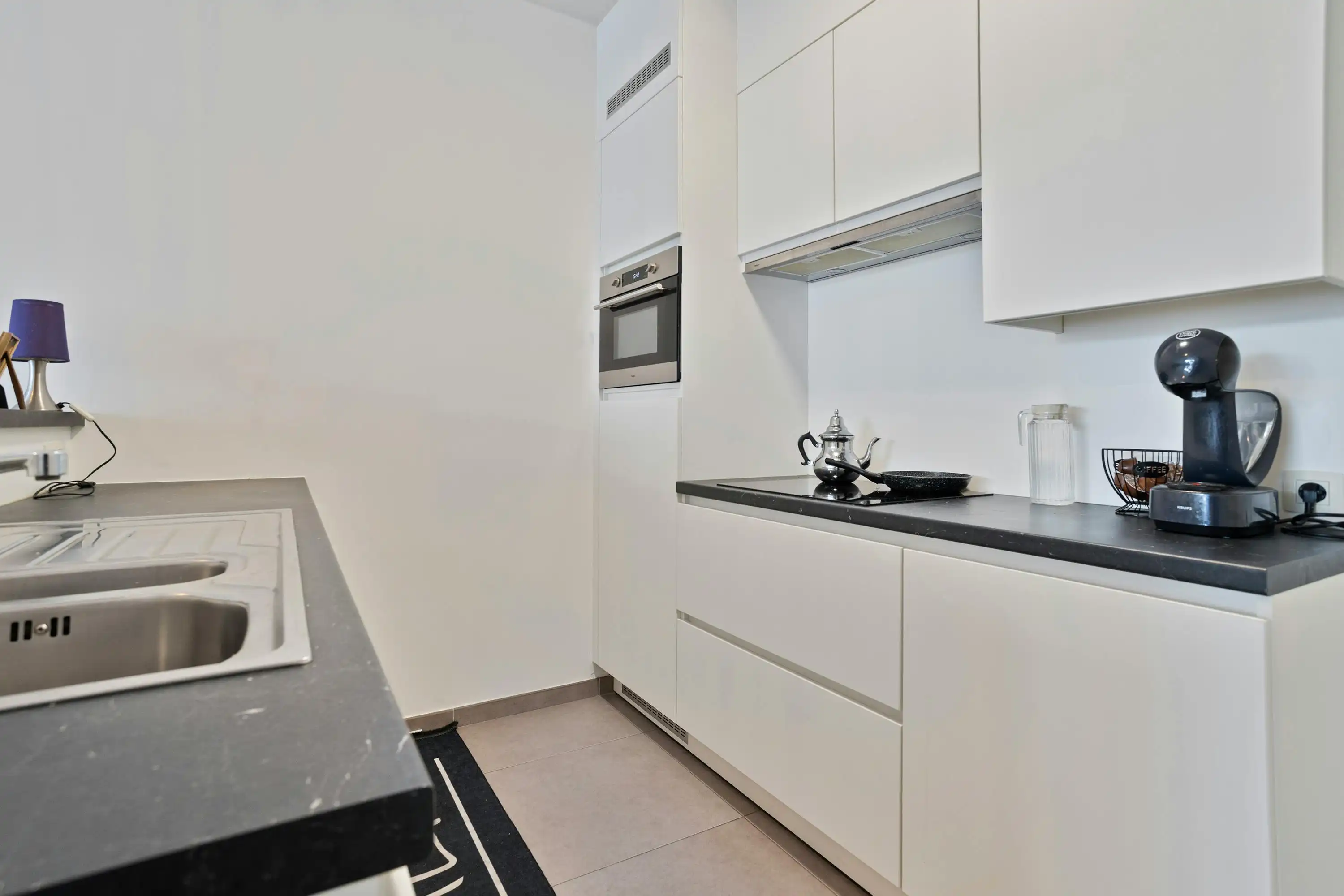 Modern appartement met private tuin in centrum Roeselare foto 8