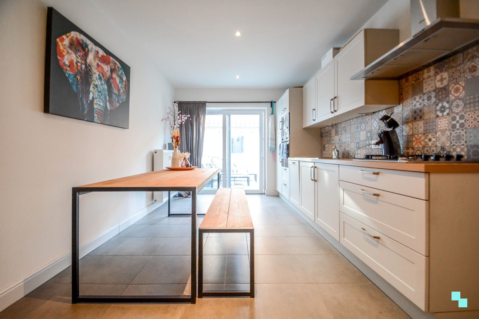 Gesloten bebouwing in hartje Izegem foto 10