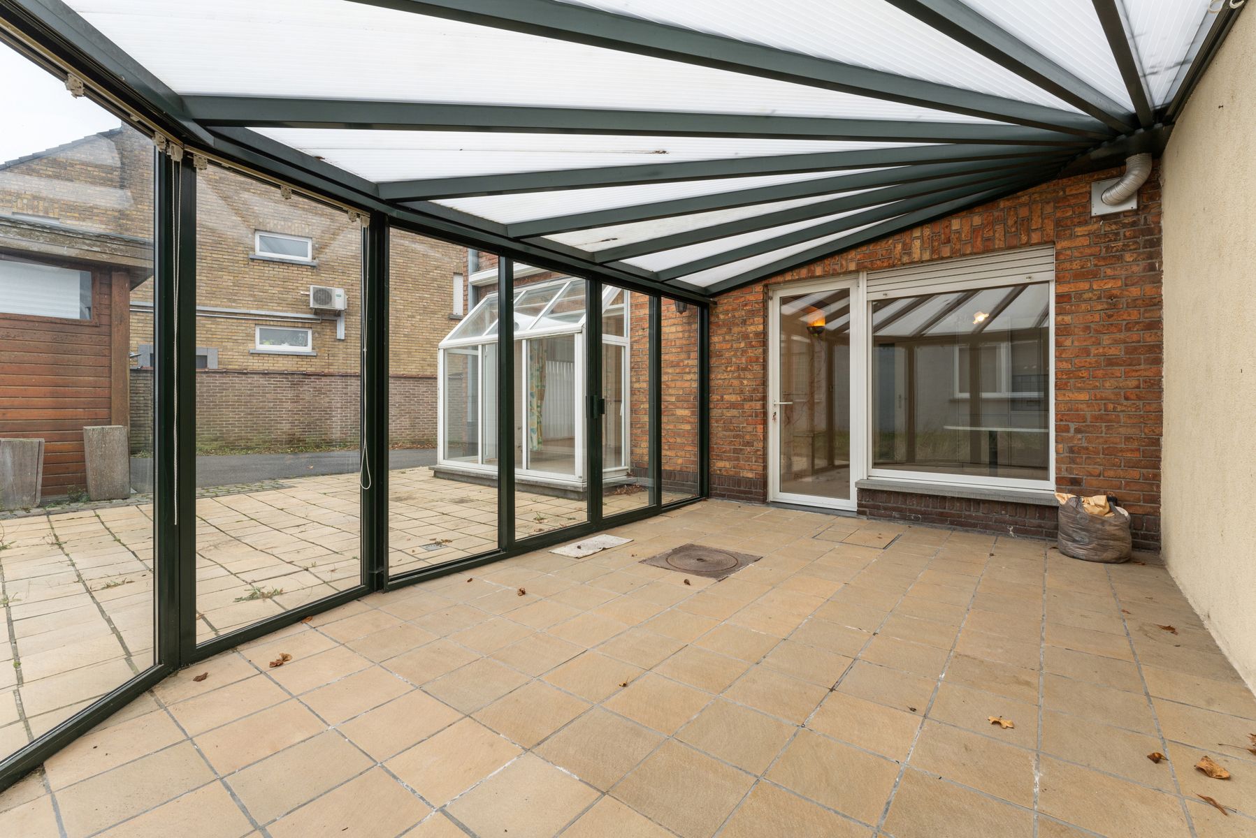 Centraal gelegen woning met 4 slpk , 2 garages en stadstuin foto 11