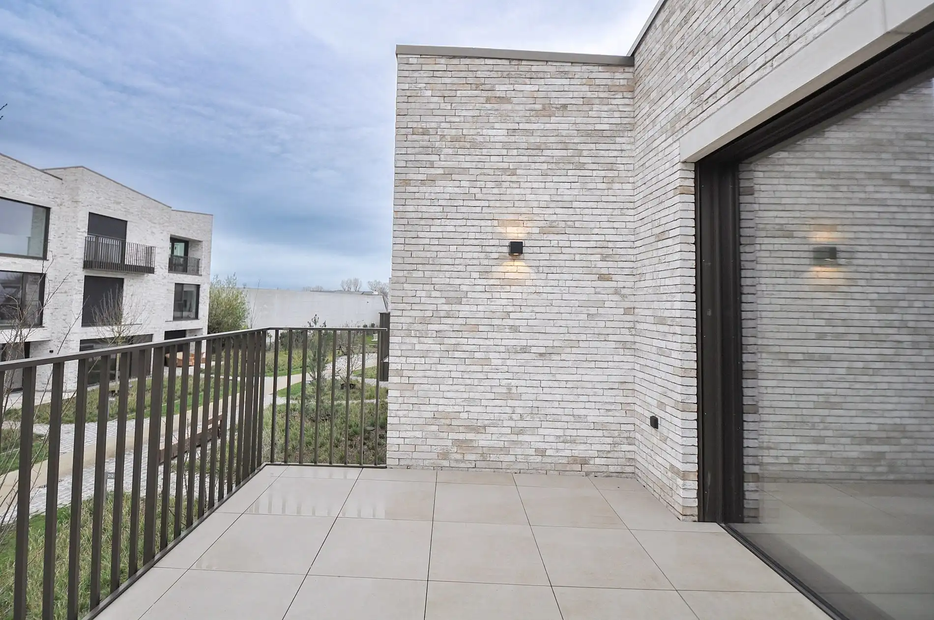 Nieuwbouw BEN-woning(bijna energie neutrale woning) in een autovrije, groene omgeving. foto 5