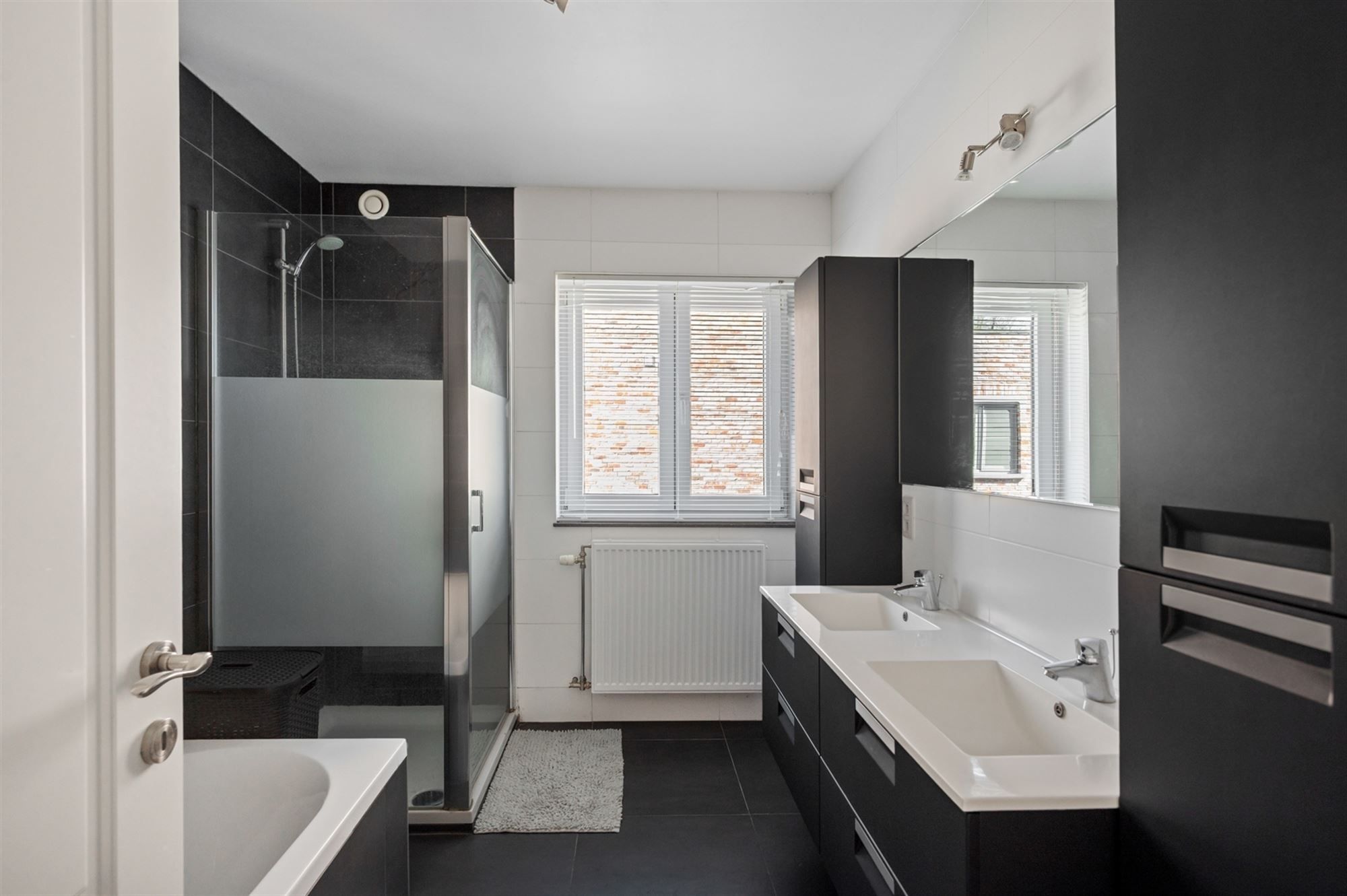 Charmante, instapklare woning met 4 slaapkamers te Itegem foto 6