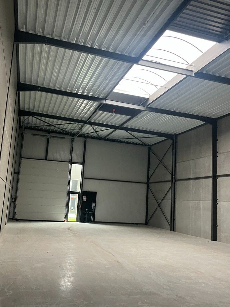 KMO-unit 23 +/- 328m² foto 3