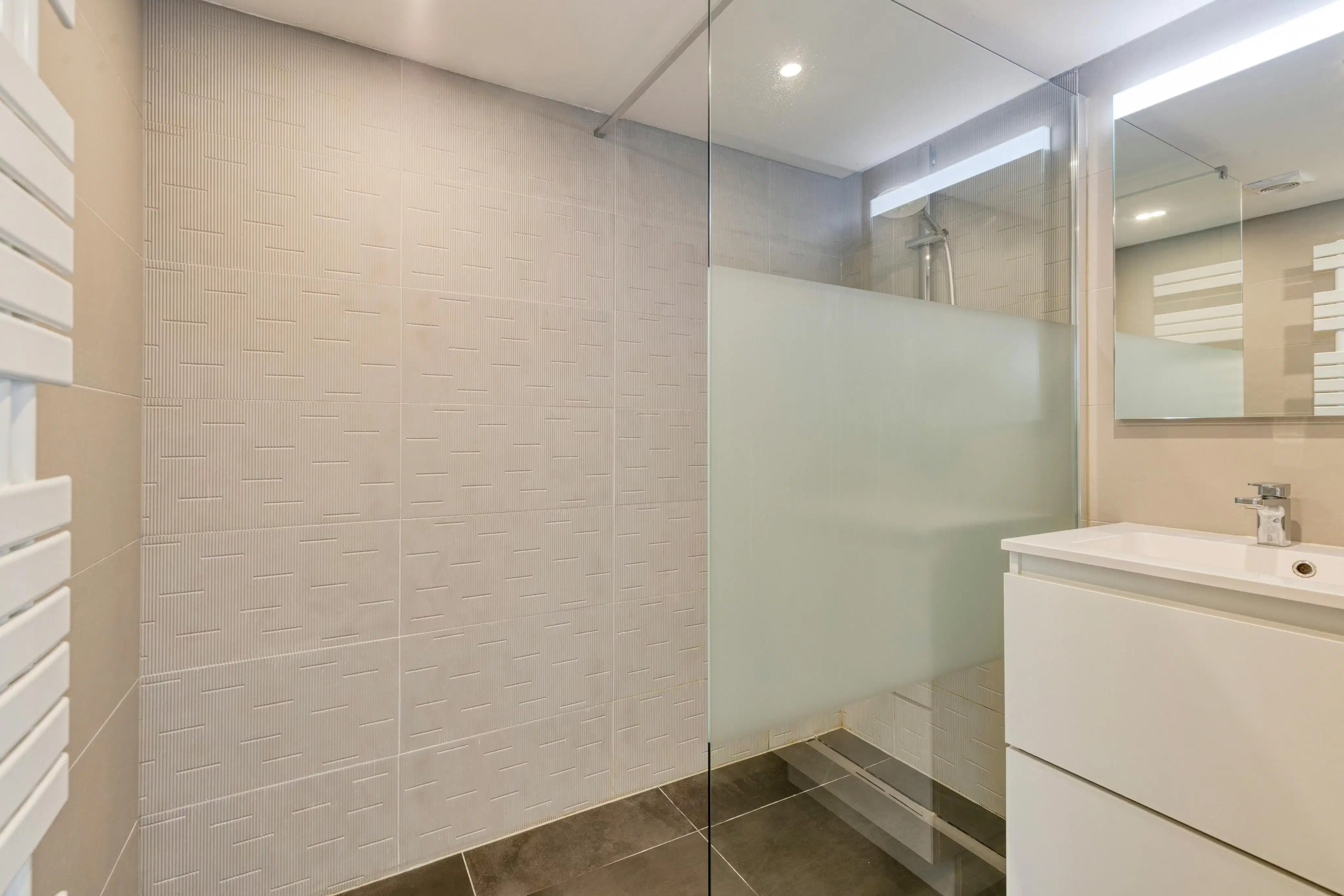 Appartement met drie slaapkamers te koop in Oostduinkerke! foto 13