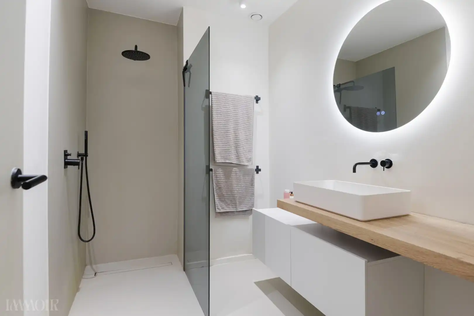 Stijlvol  en energiezuinig appartement met ruim zonneterras. foto 14